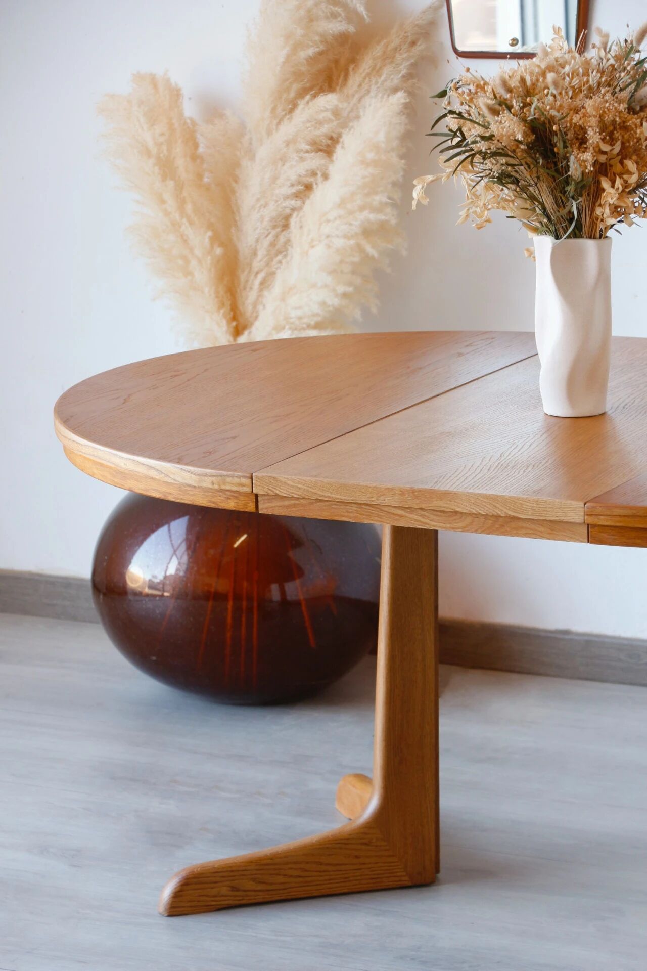 Vintage oak extendable dining table | Scandinavian design