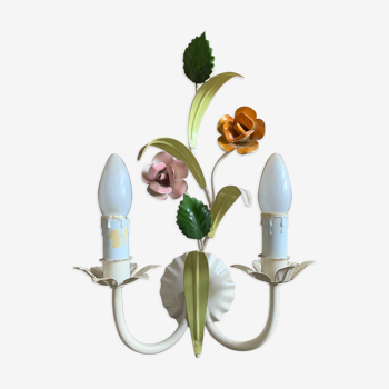 Floral metal wall sconce