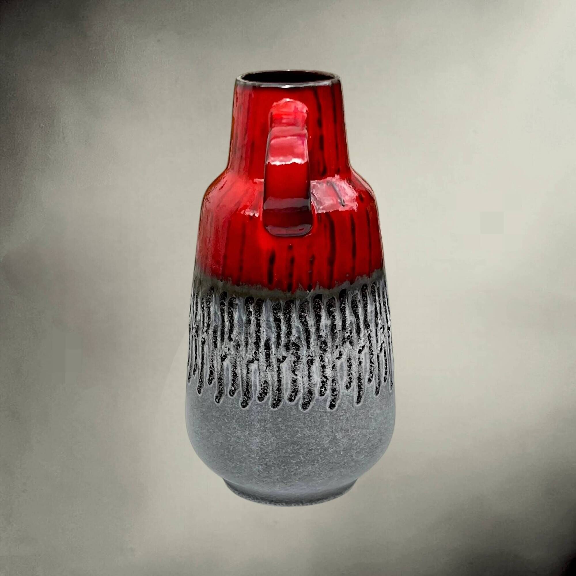 Vase Carstens Tönnieshof 1532-34 in red and grey fat lava ceramic – 1960s