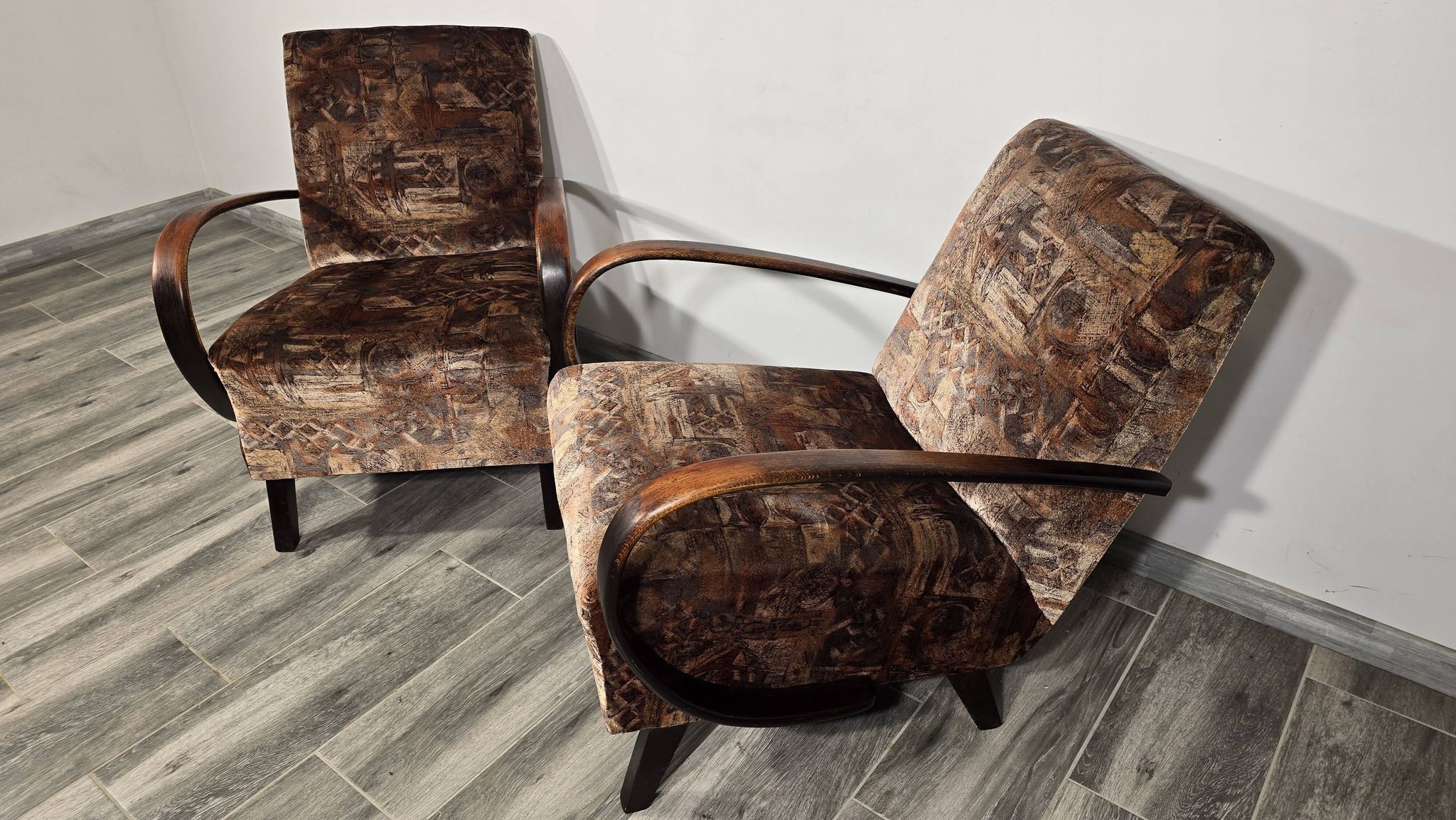 Paire de fauteuils de Jindrich Halabala, années 1940