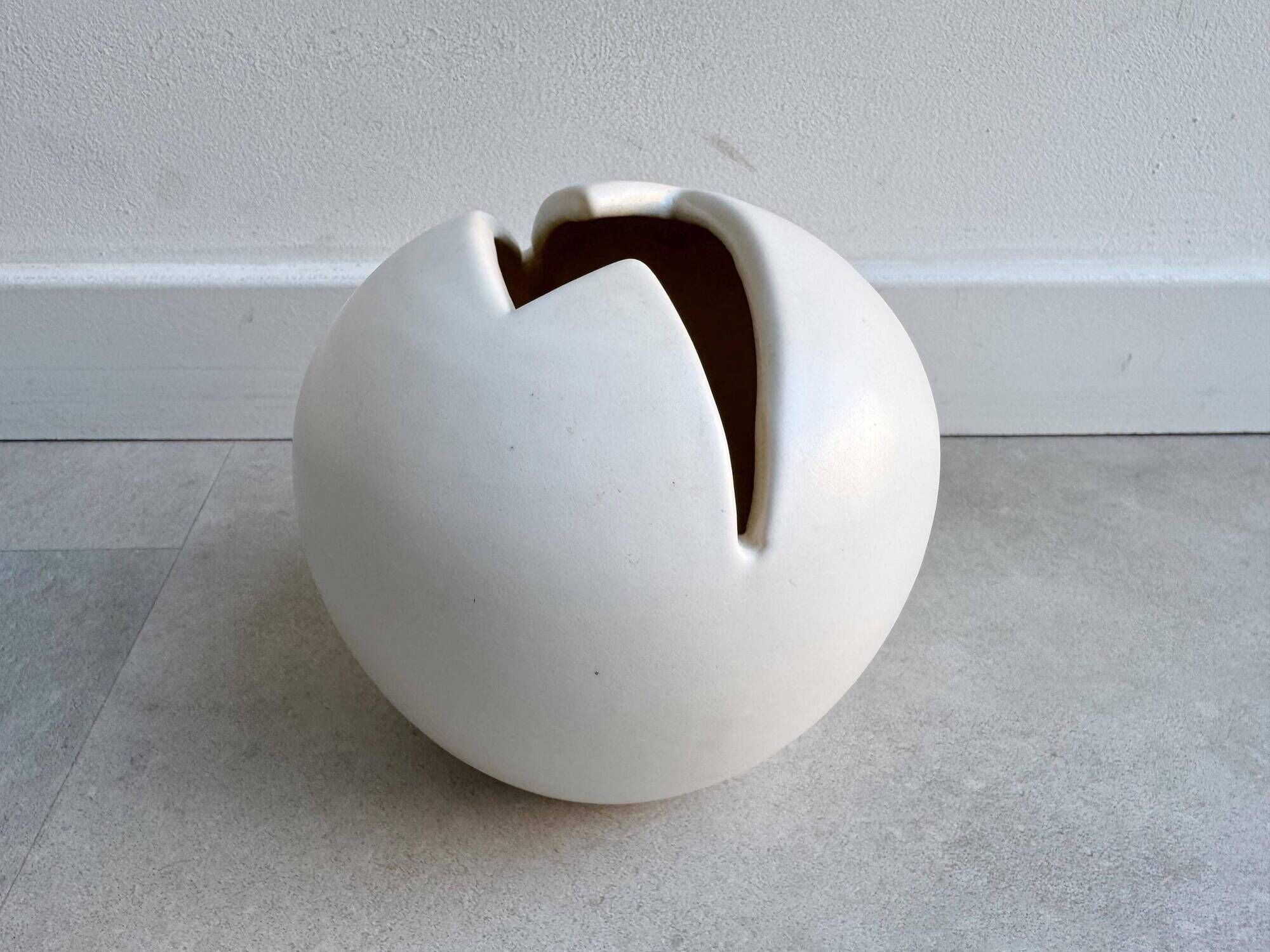 Unique vintage Prosman ceramic B2 vase - lightning bolt