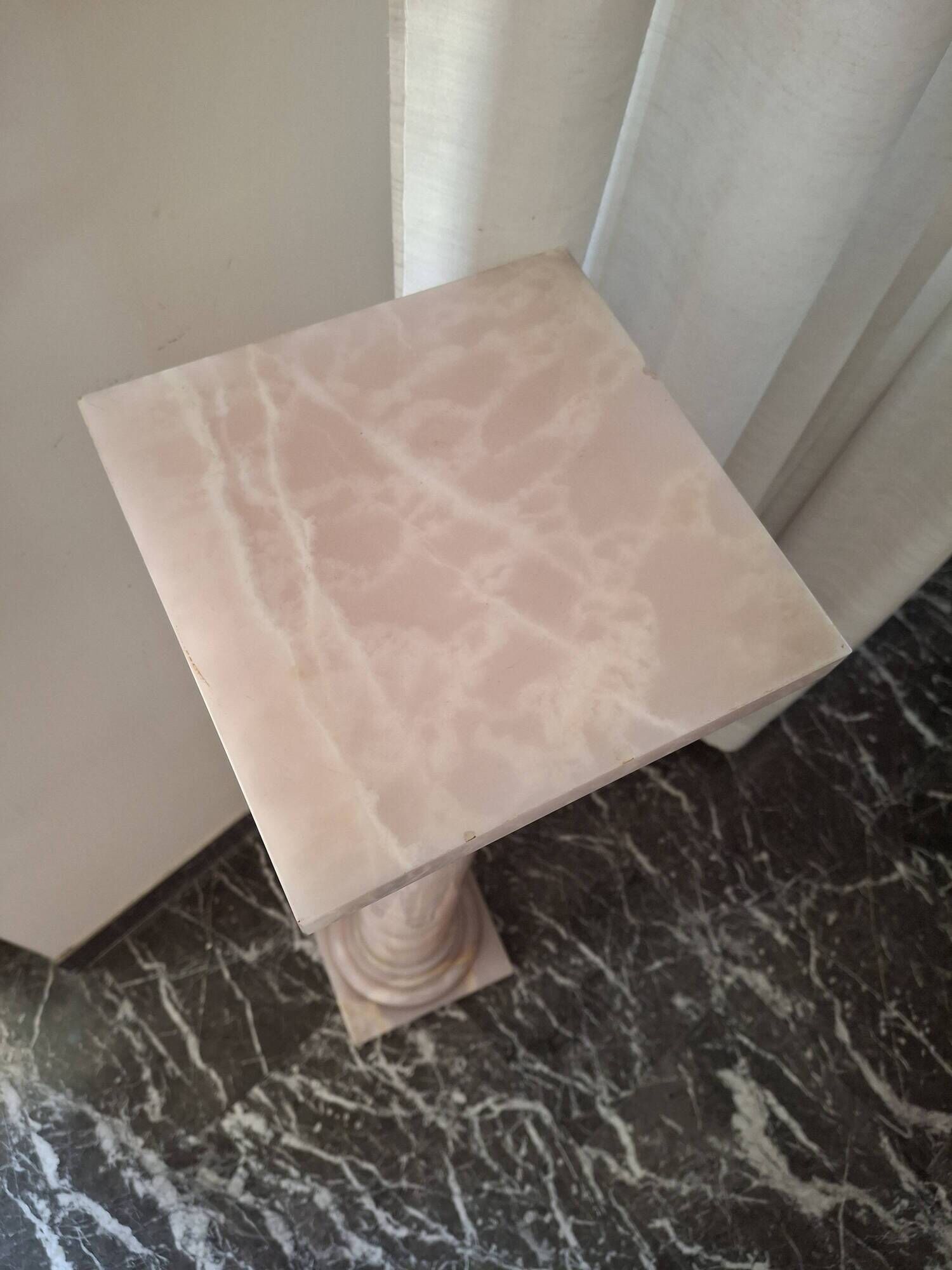 Italian decorative column from the 1960s in pink marble.