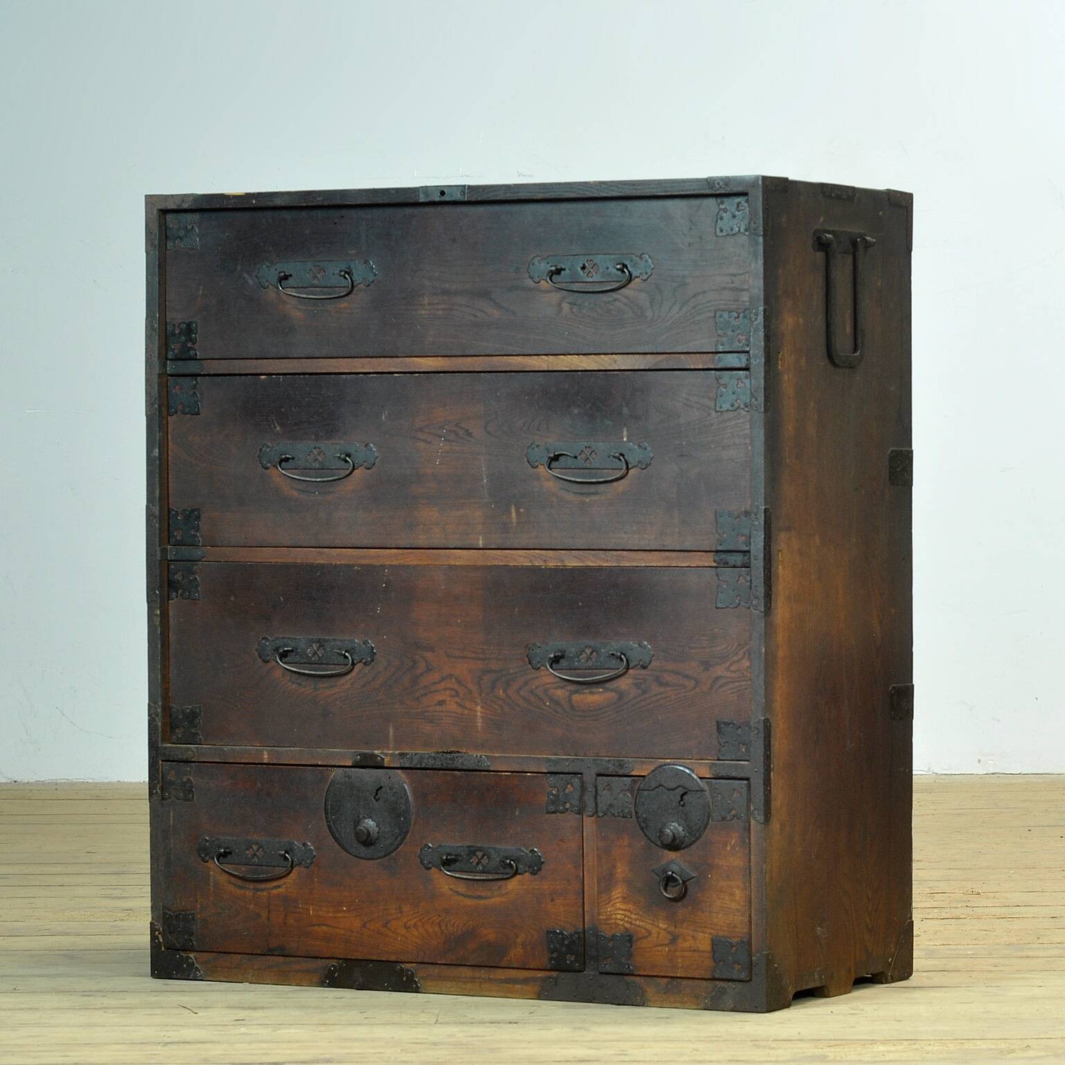 Commode Tansu japonaise, vers 1870