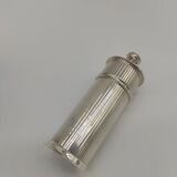 Pepper shaker