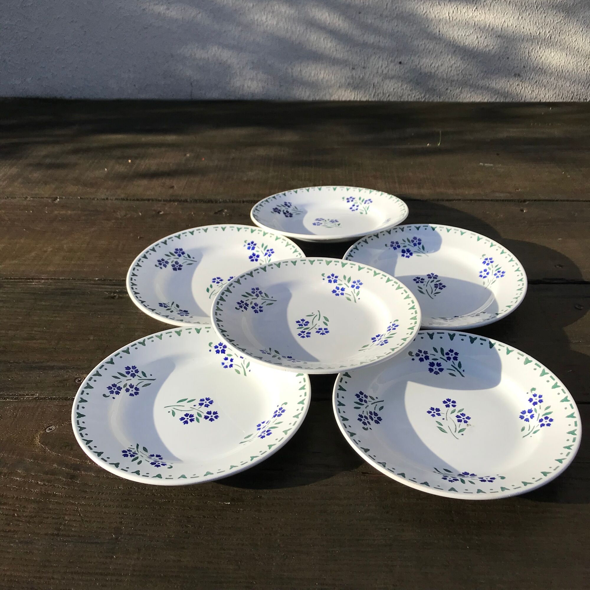 6 assiettes plates bleuets porcelaine opaque de gien