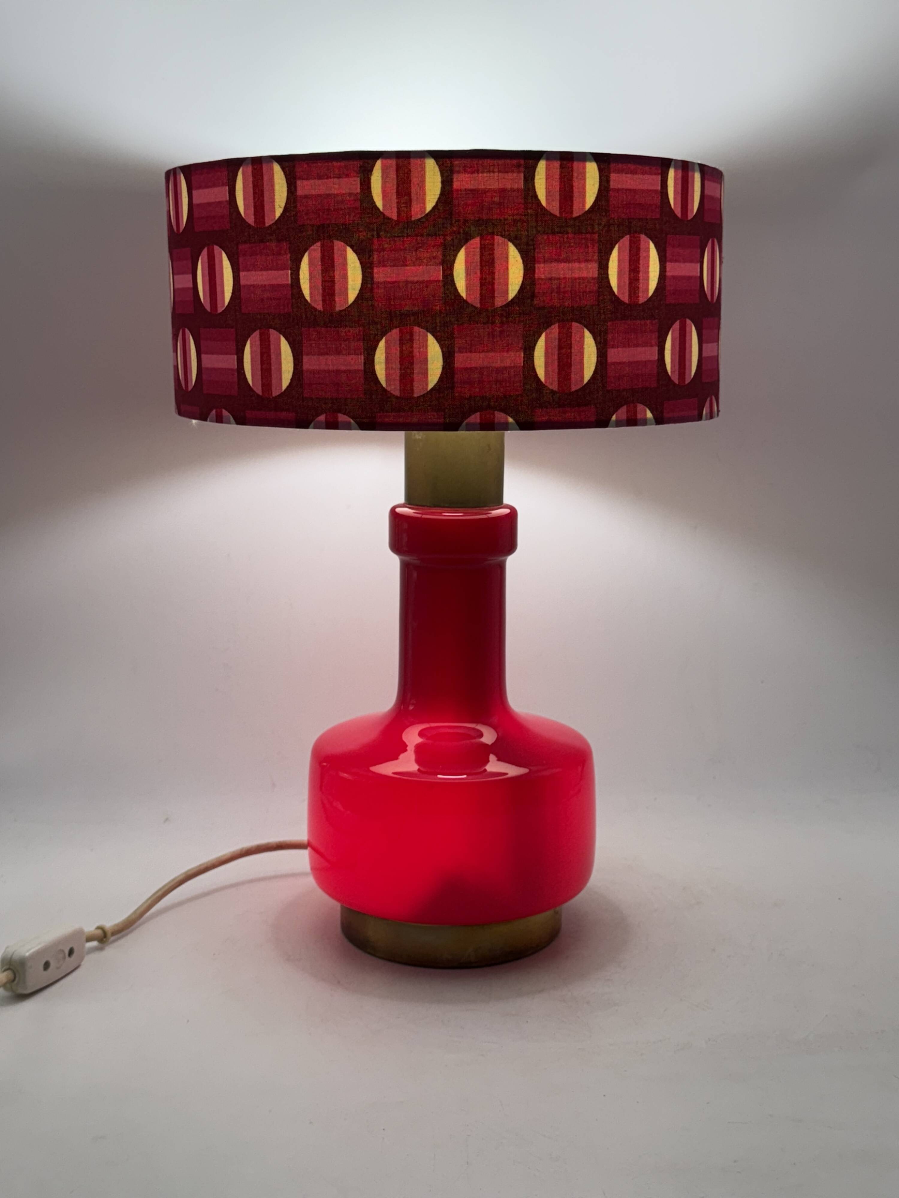 Space Age red glass table lamp, Italy 1960s