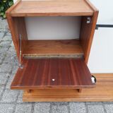 60s entry locker room