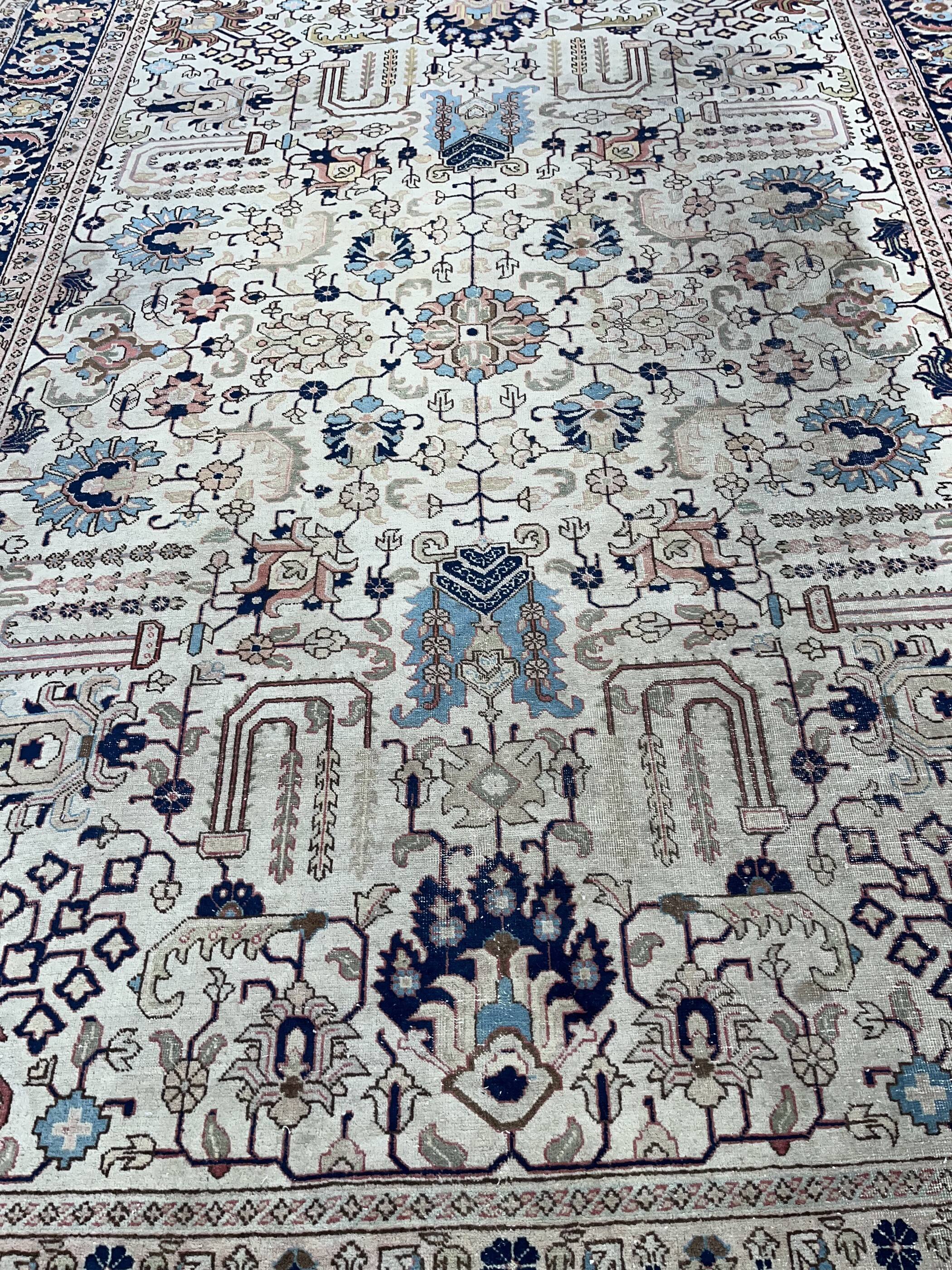 Iranian Tabriz oriental rug - handmade: 3.30 X 2.40 meters - wool on cotton weft