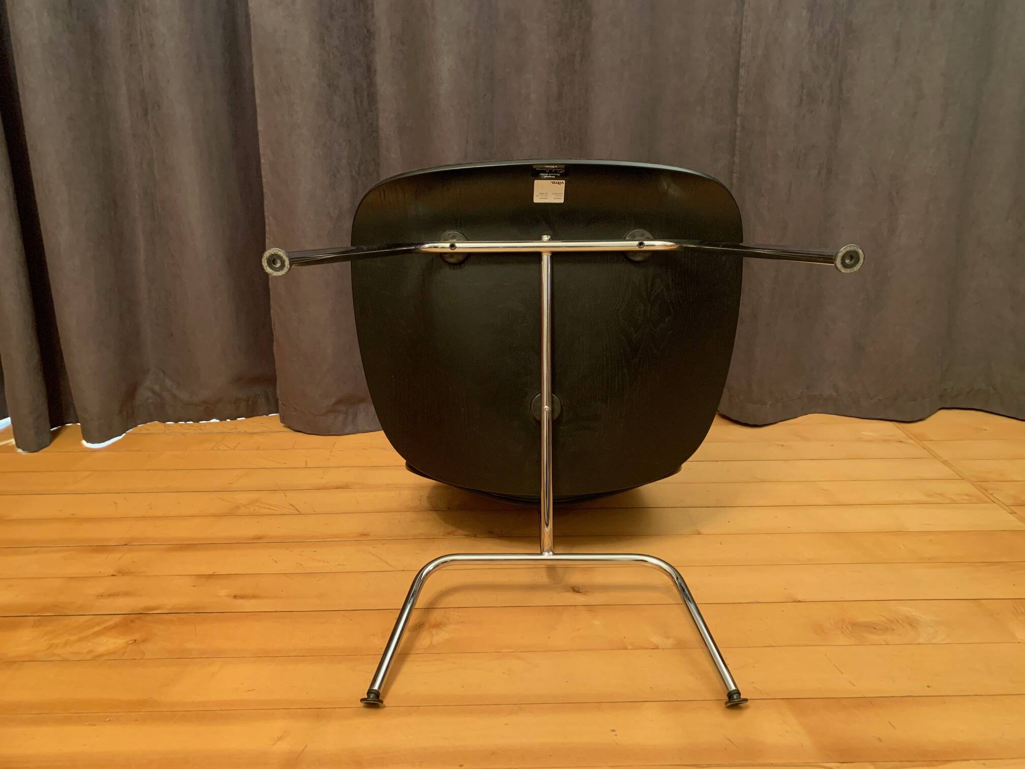 Leather armchair LCM designed by Charles & Ray Eames, Vitra