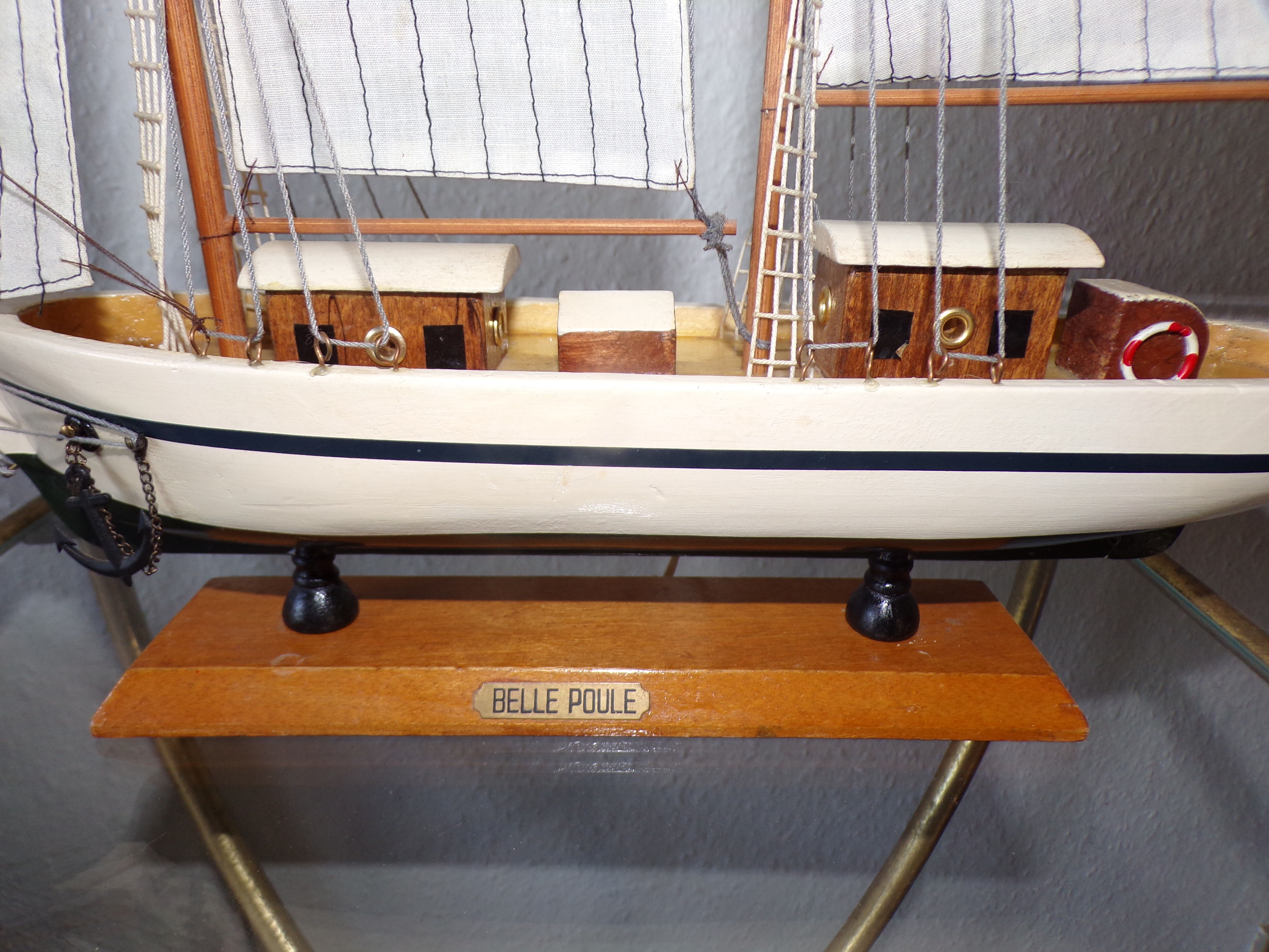 Wooden boat model Belle Poule