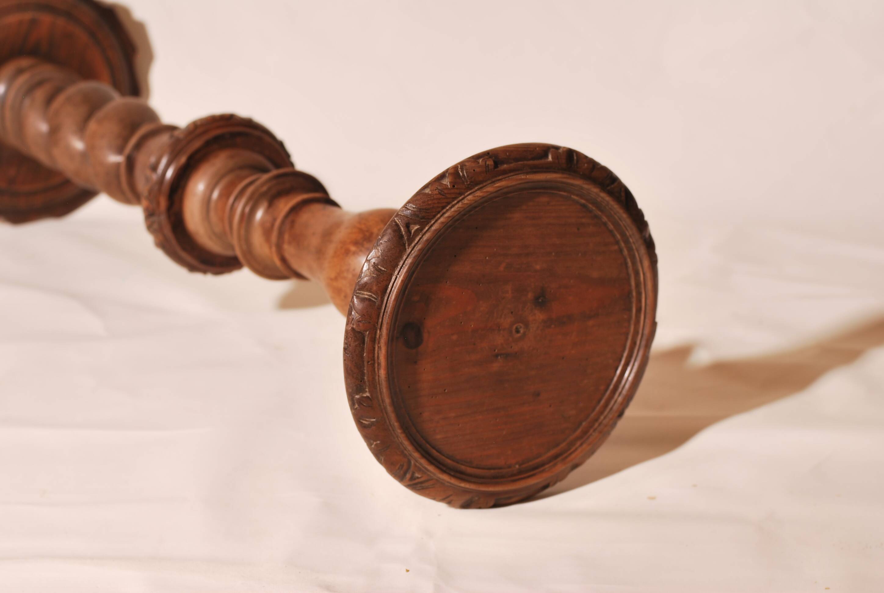 sculpted column, statue rest, plant holder