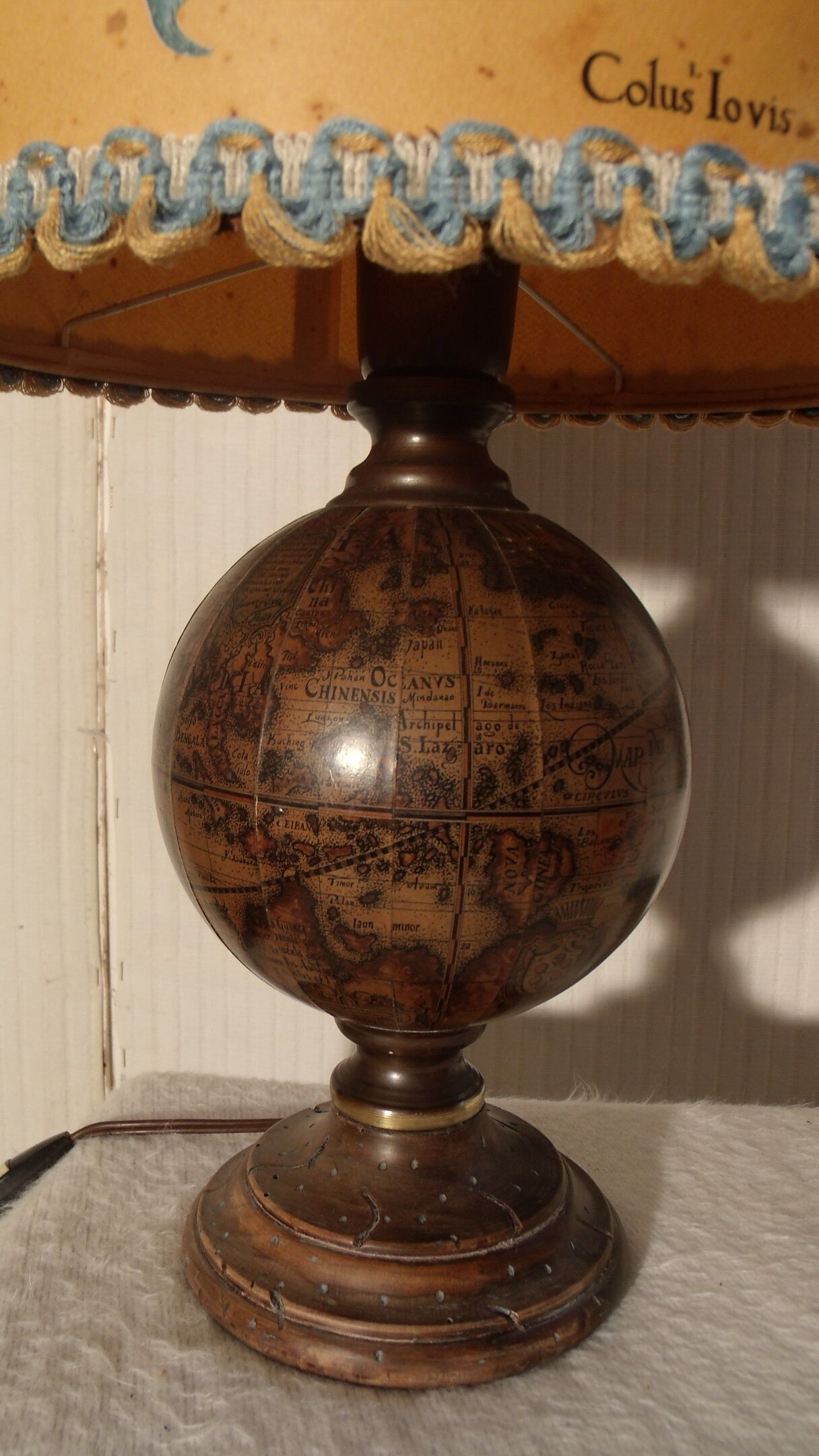 Globe desk lamp downbeating herbarium day