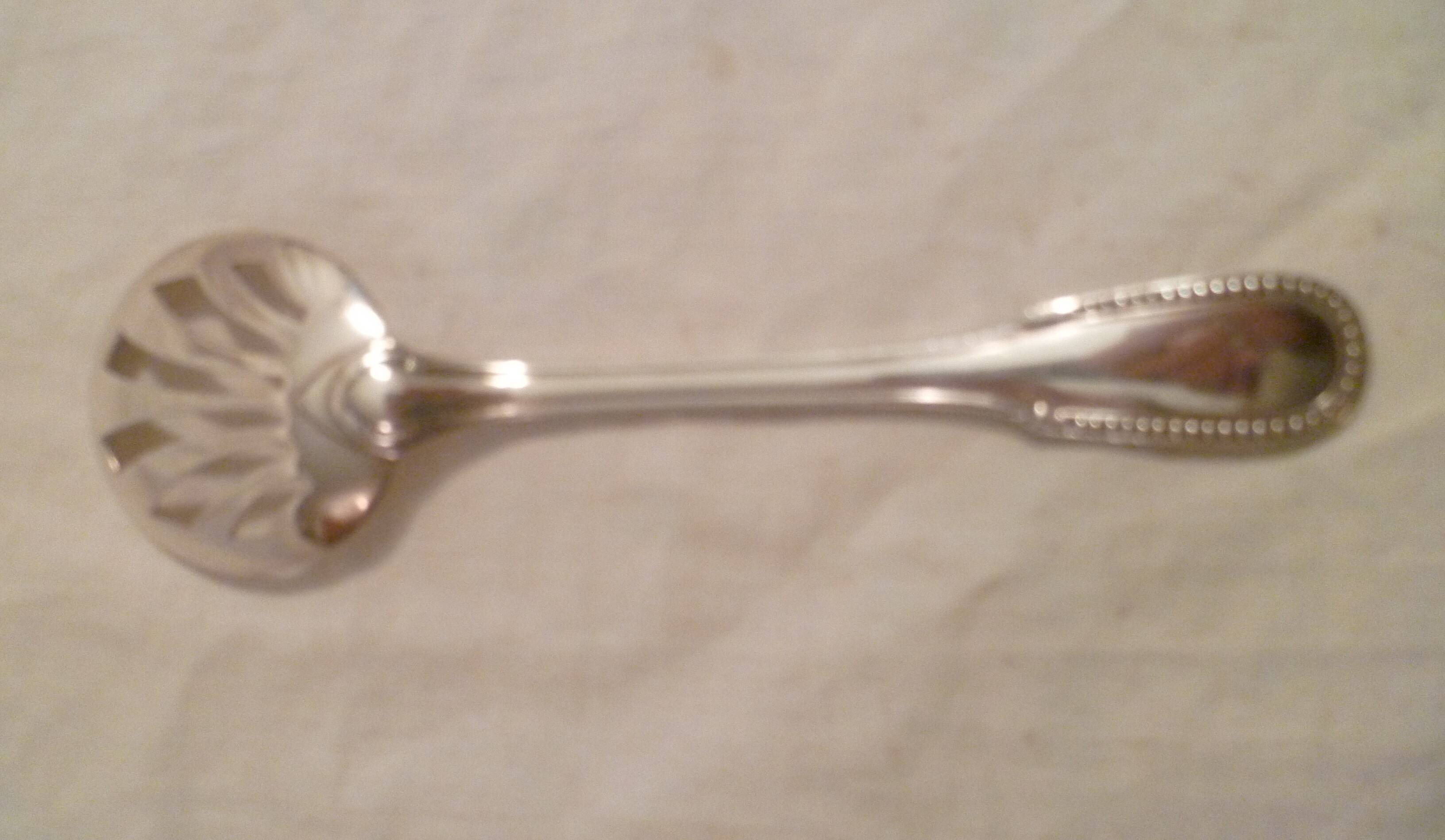 Olive spoon in silver met.ercuis pearl model