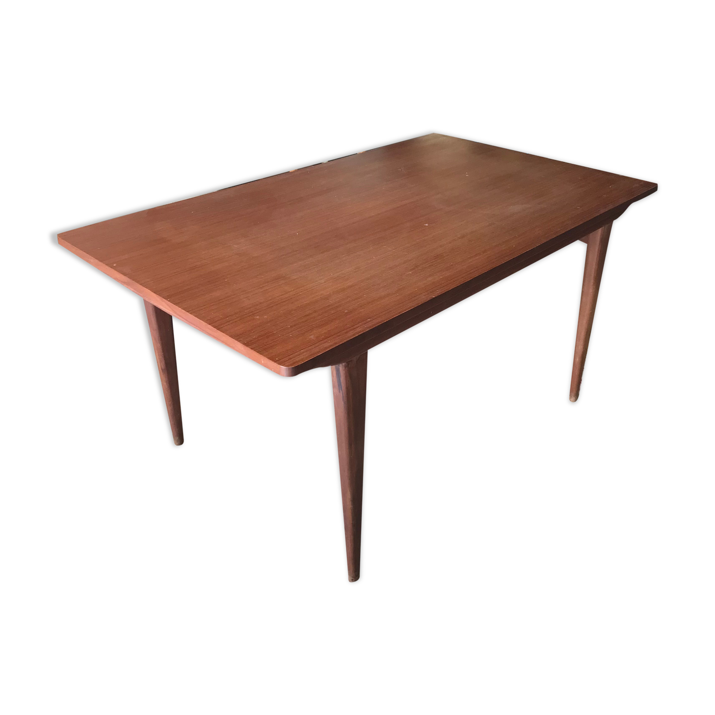 Table scandinave