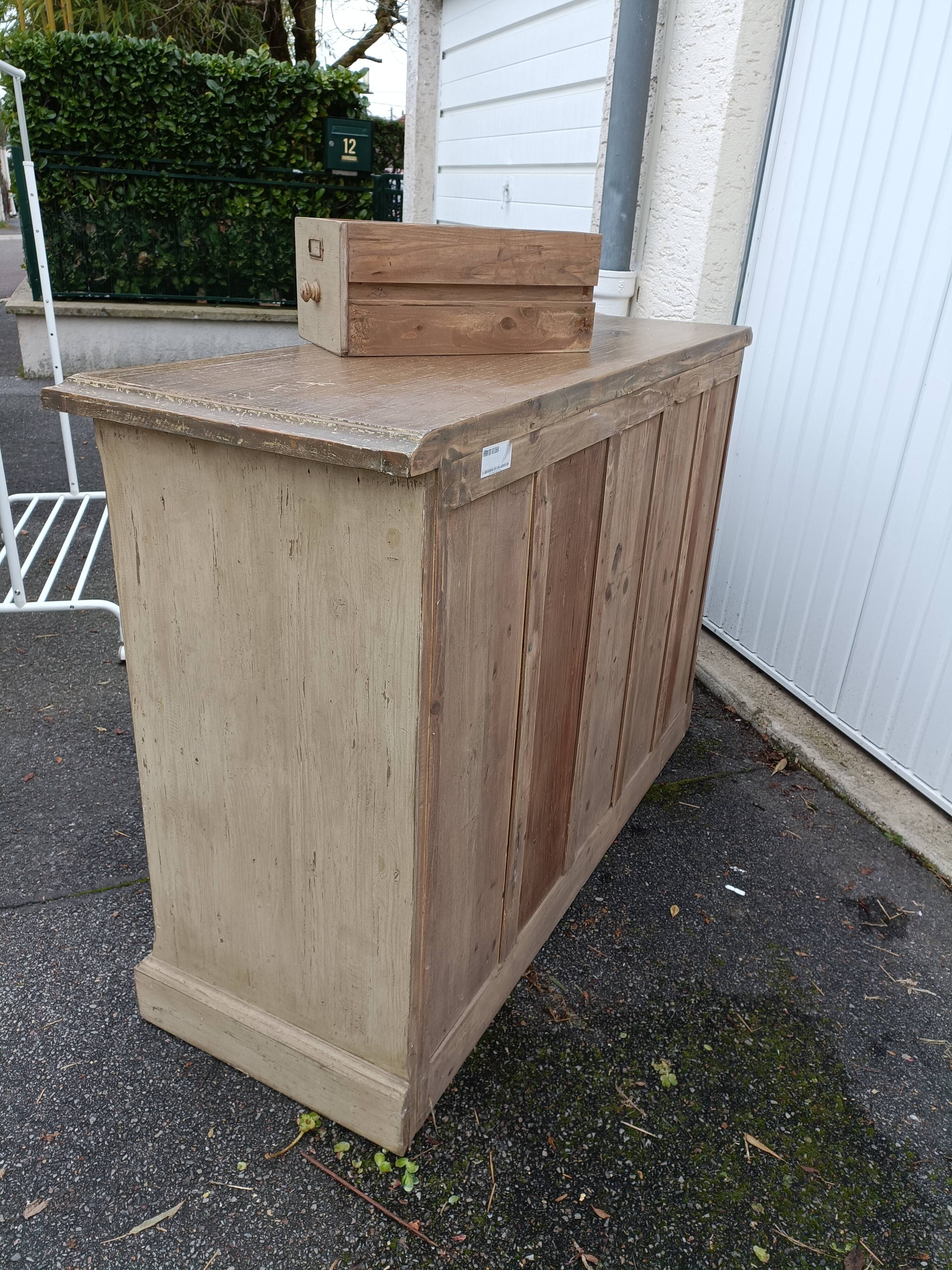 Meuble de magasin