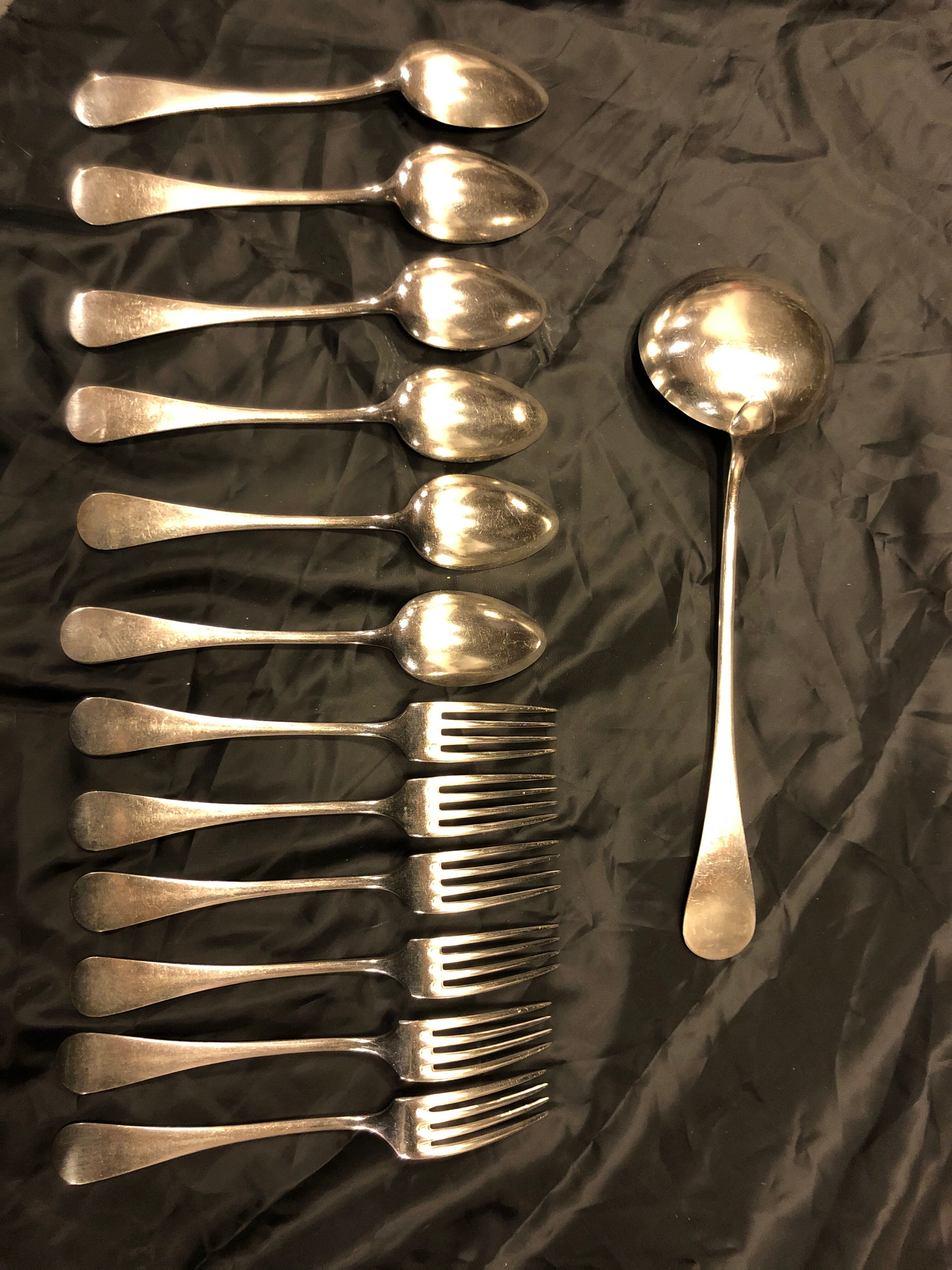 Silver Metal Apolo Housewife