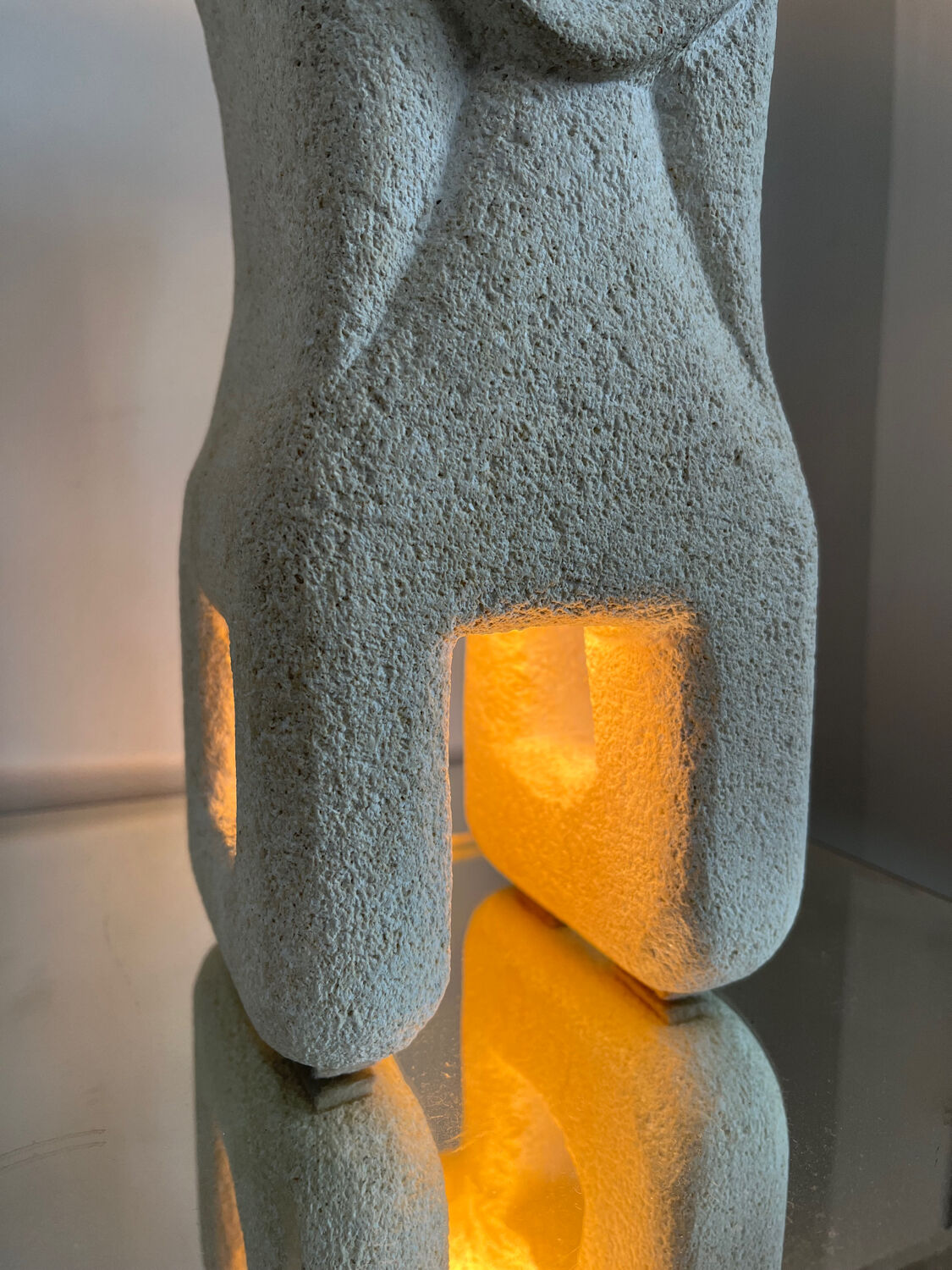 Stone lamp by sculptor Albert Tormos