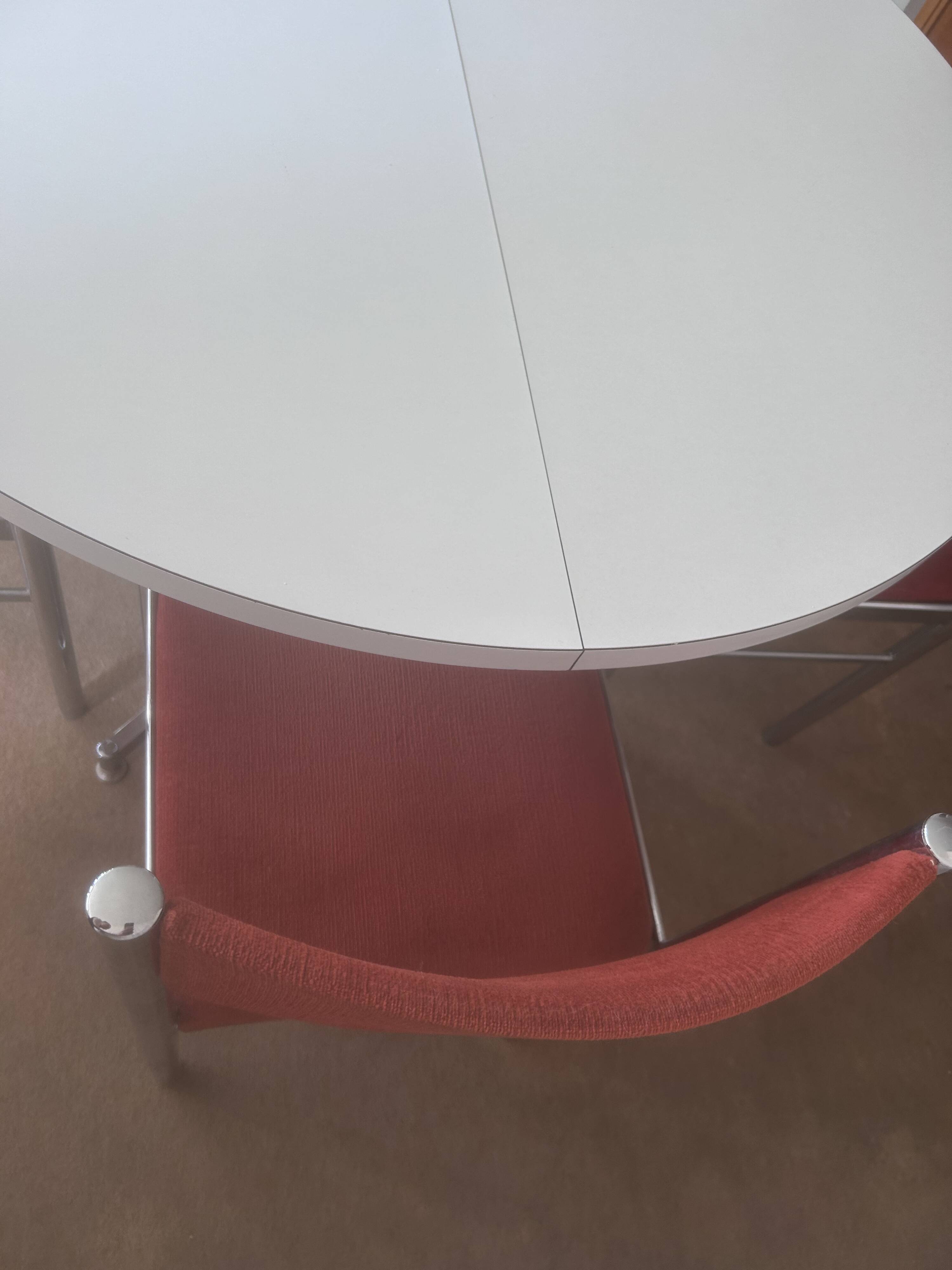 Vintage 1970s table and 4 chairs set.