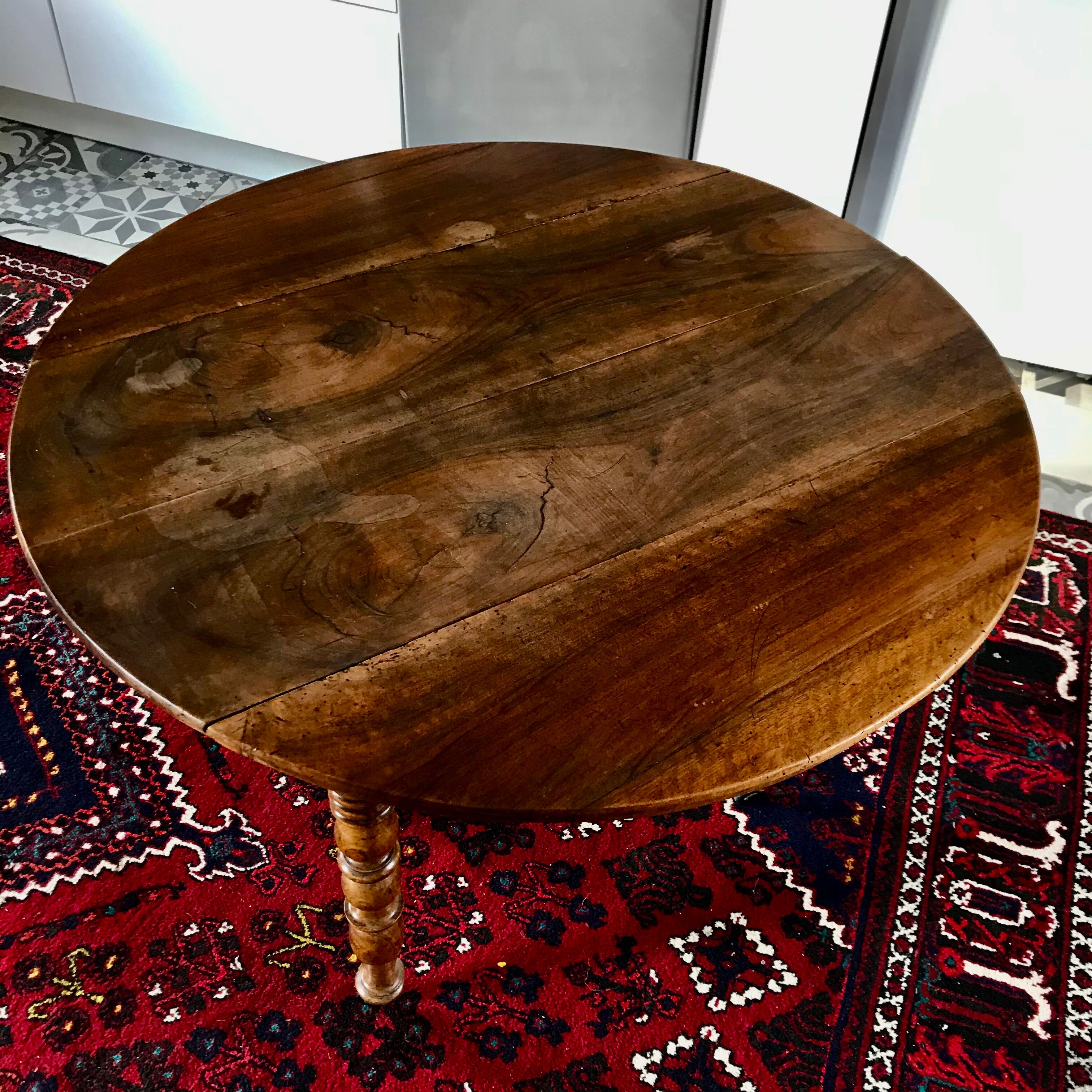 Table ronde à battant Louis Philippe en noyer