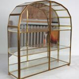Ensemble de 3 vitrines laiton doré, verre, miroir années 60