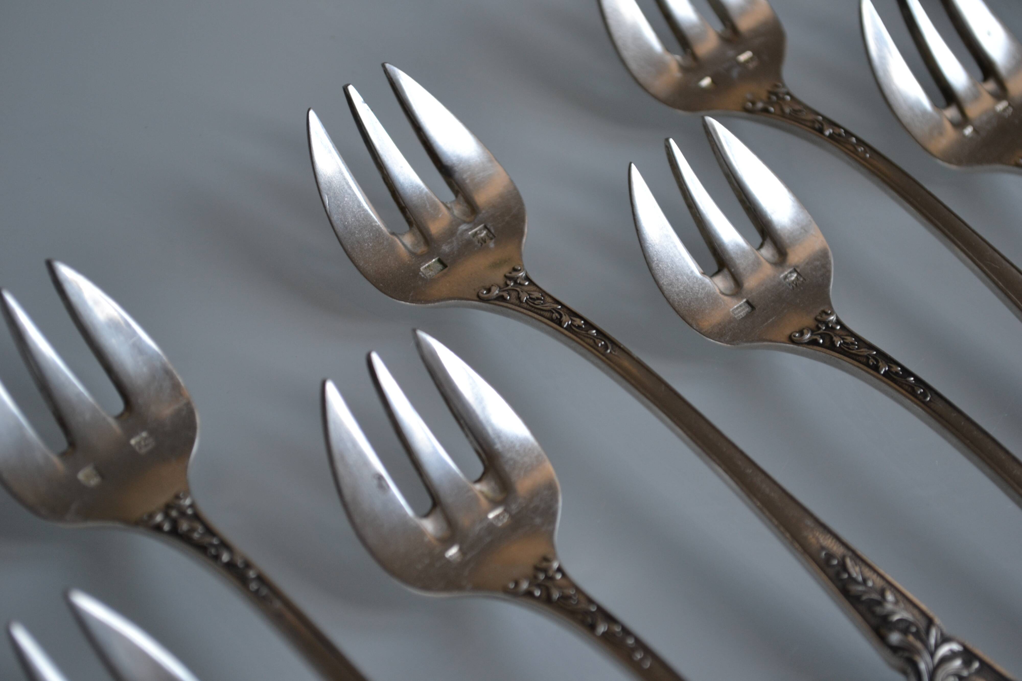 12 fourchettes à huitre métal argenté orfèvre sfam