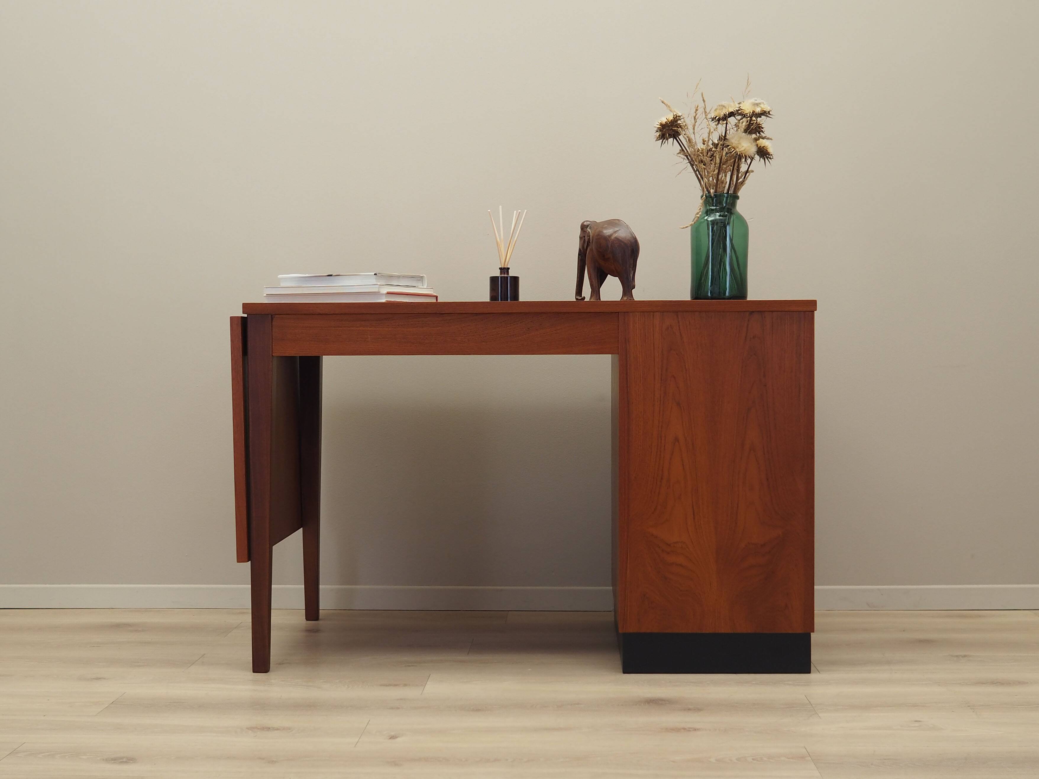 Teak desk, Danish design, 1970s, production: Denmark