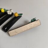 Set of 8 barbotine knife holders