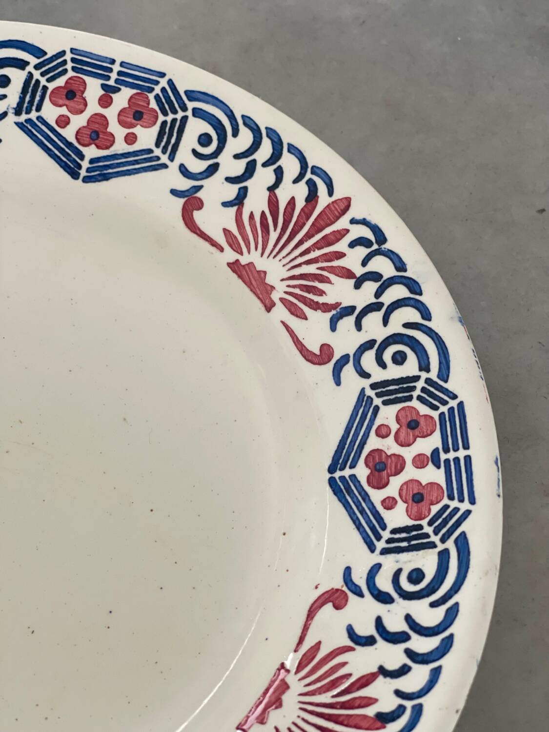 Choisy Le Roi iron earth plate