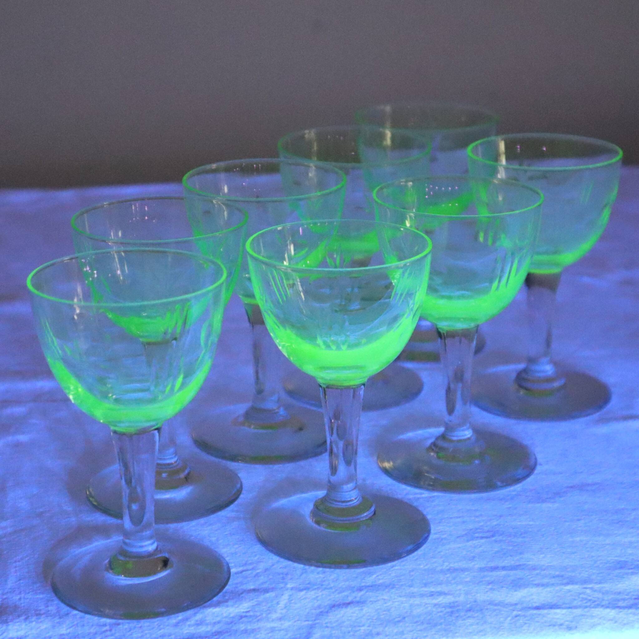 Set of 8 Val Saint Lambert Uranium Glass Aperitif Glasses