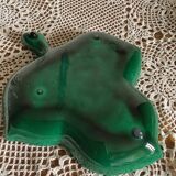 Ceramic leaf pocket emptier