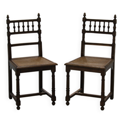 Paire de chaises cannées en bois