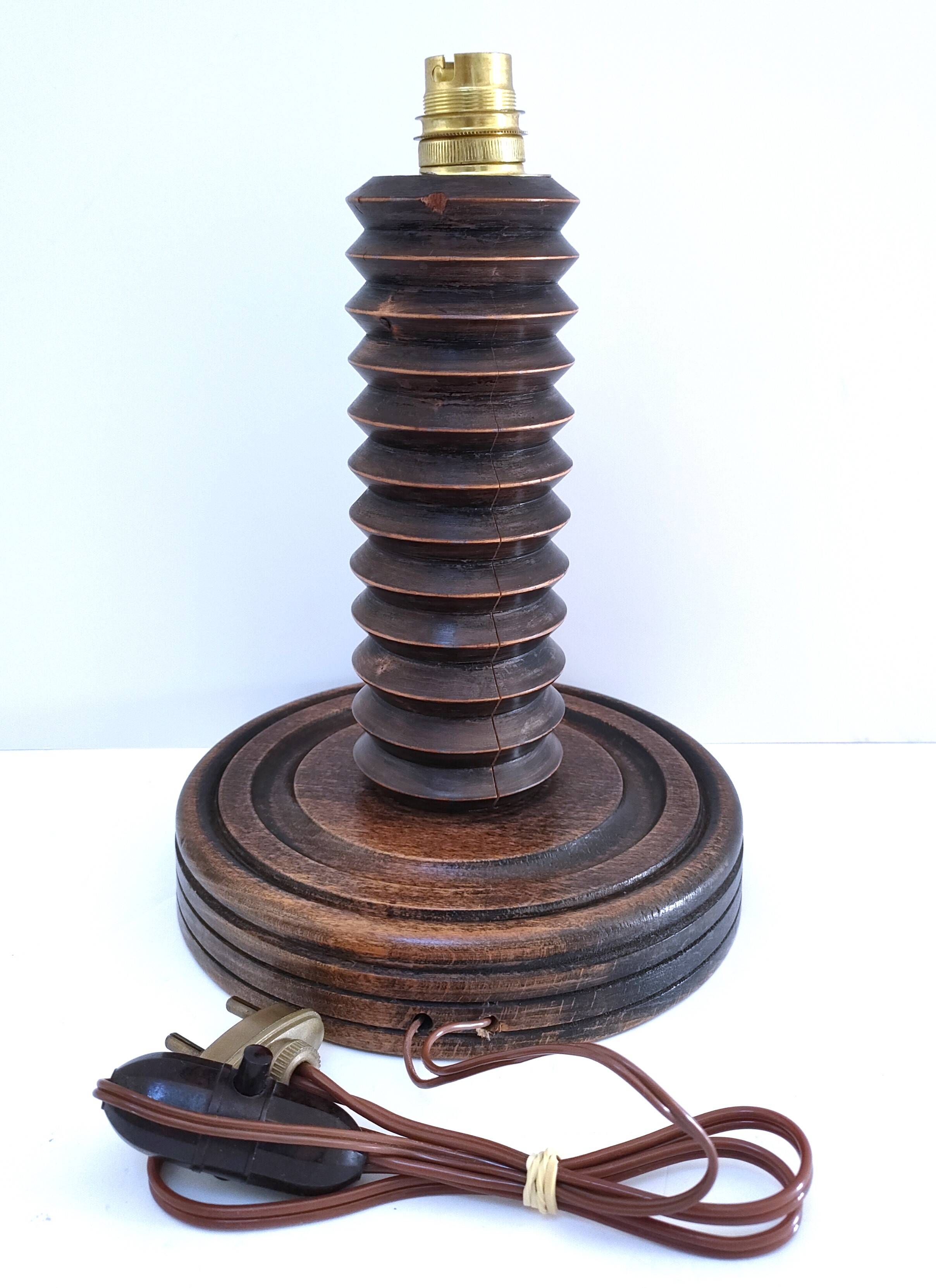 Pied de lampe bois massif par Charles Dudouyt