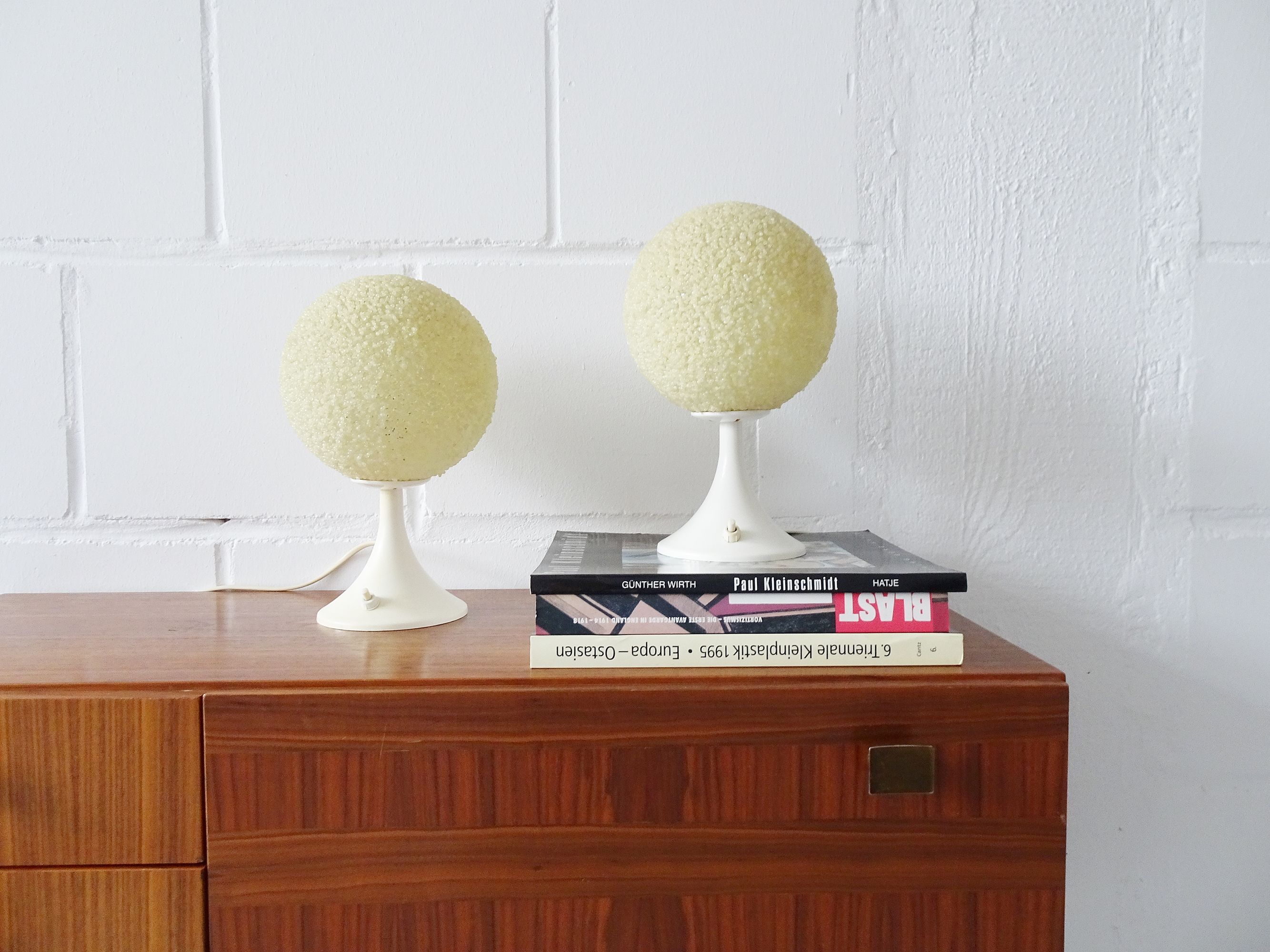 Bedside lamp set made of plastic granulate