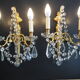 Paire d’appliques deux feux en bronze avec pampilles et guirlandes en cristal – Style Louis XV