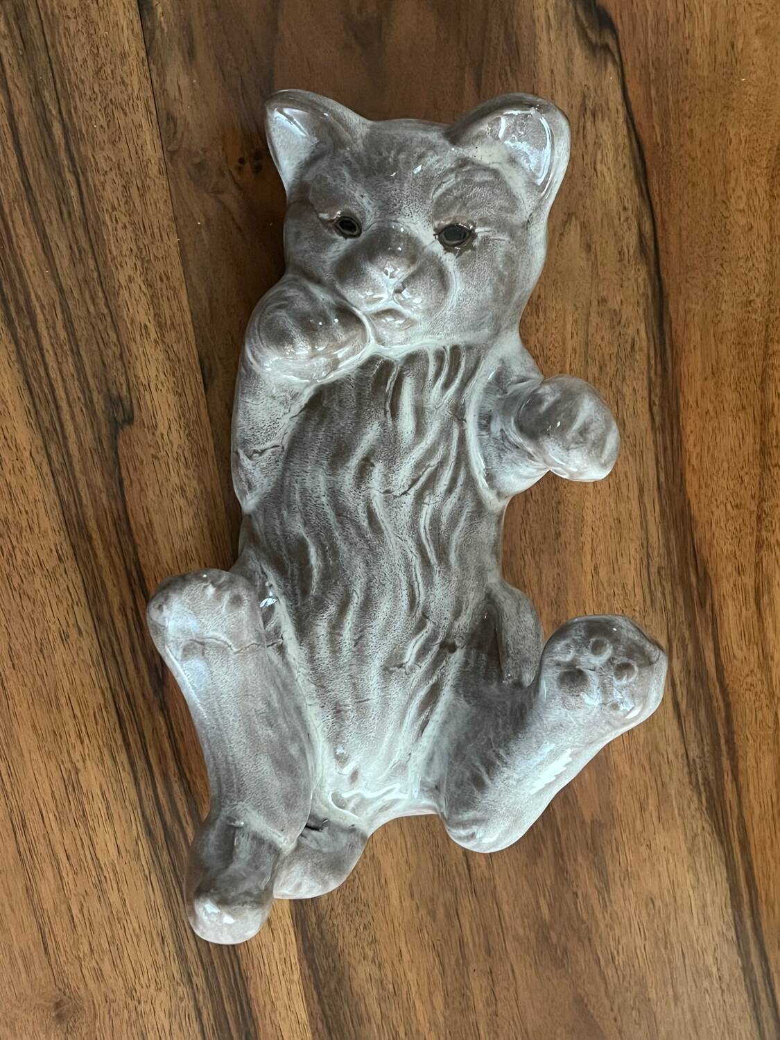 Chat sculpture. Grès . Taille réelle