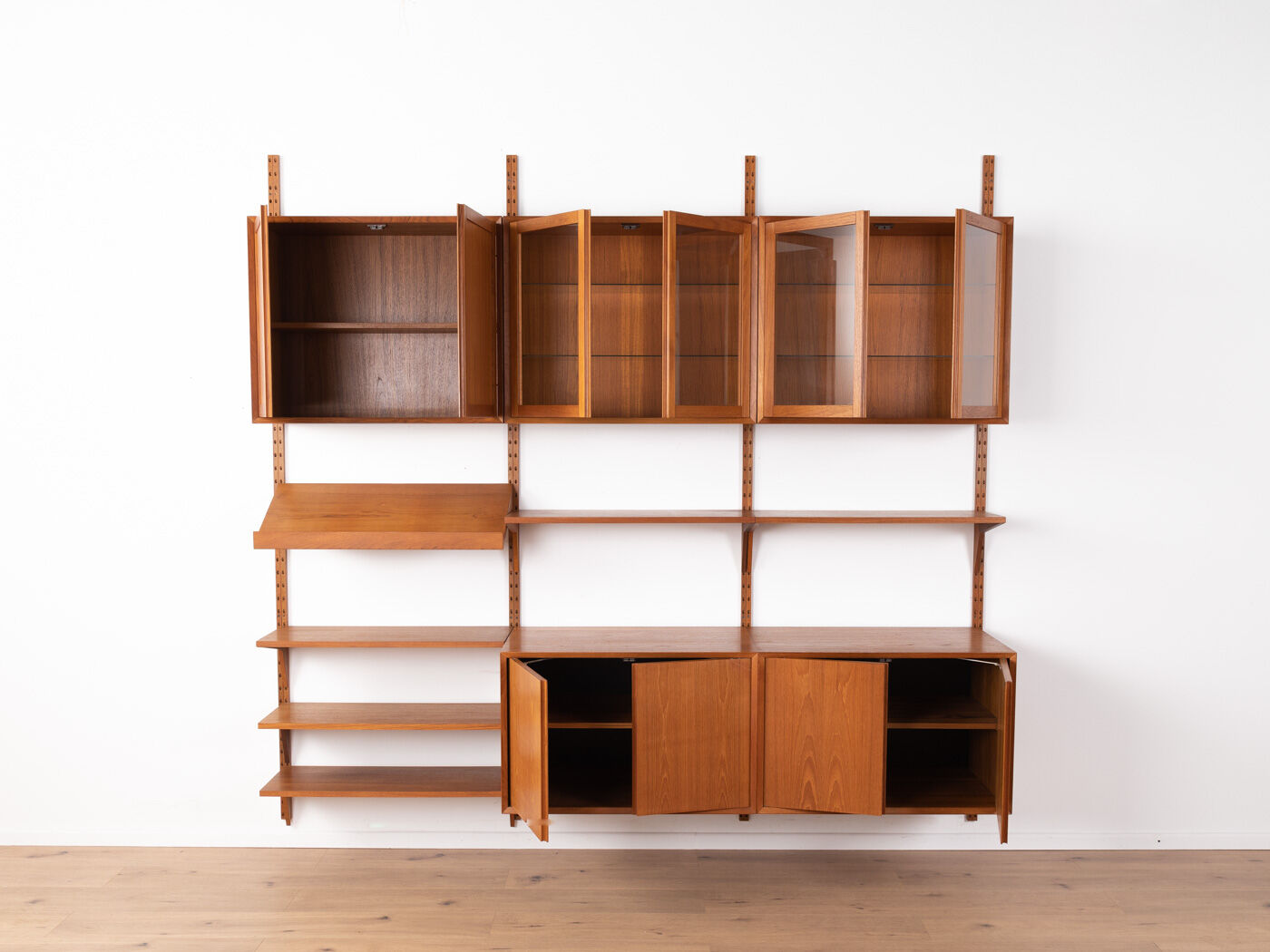 1960s Shelving system, Poul Cadovius
