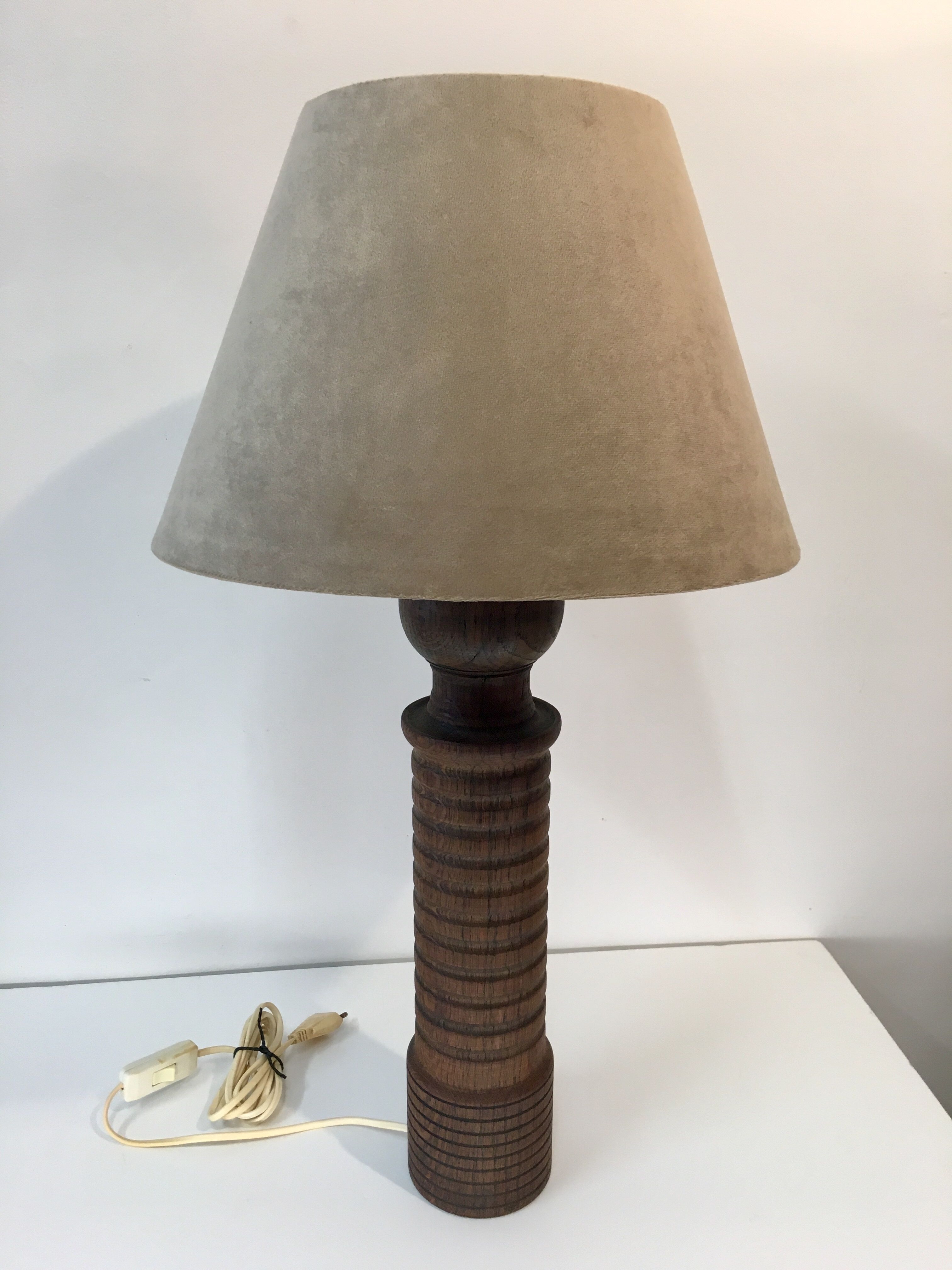 Vintage lamp feet in solid oak turned