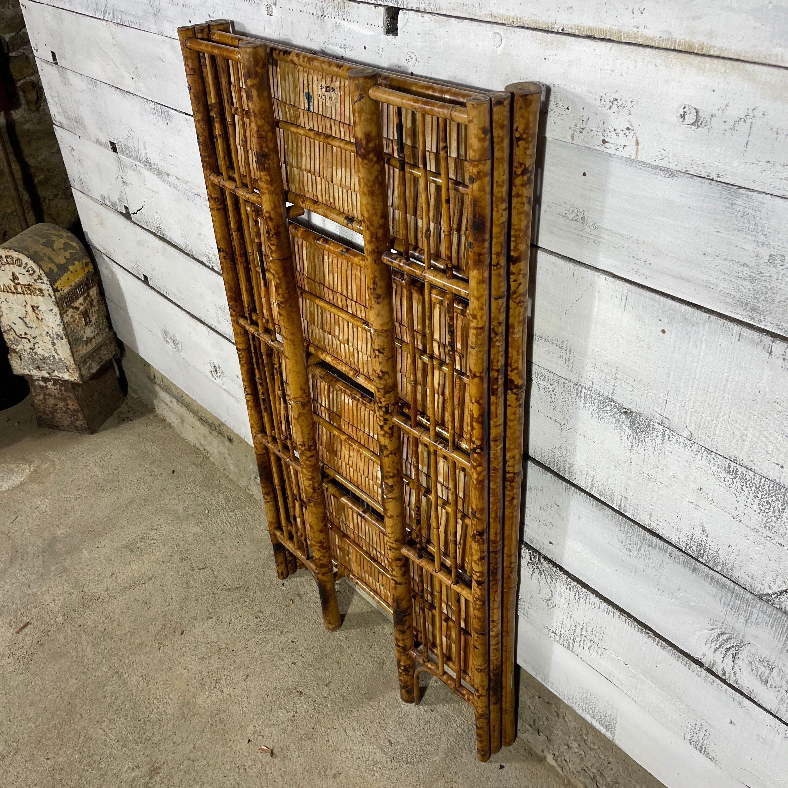 Vintage folding shelf