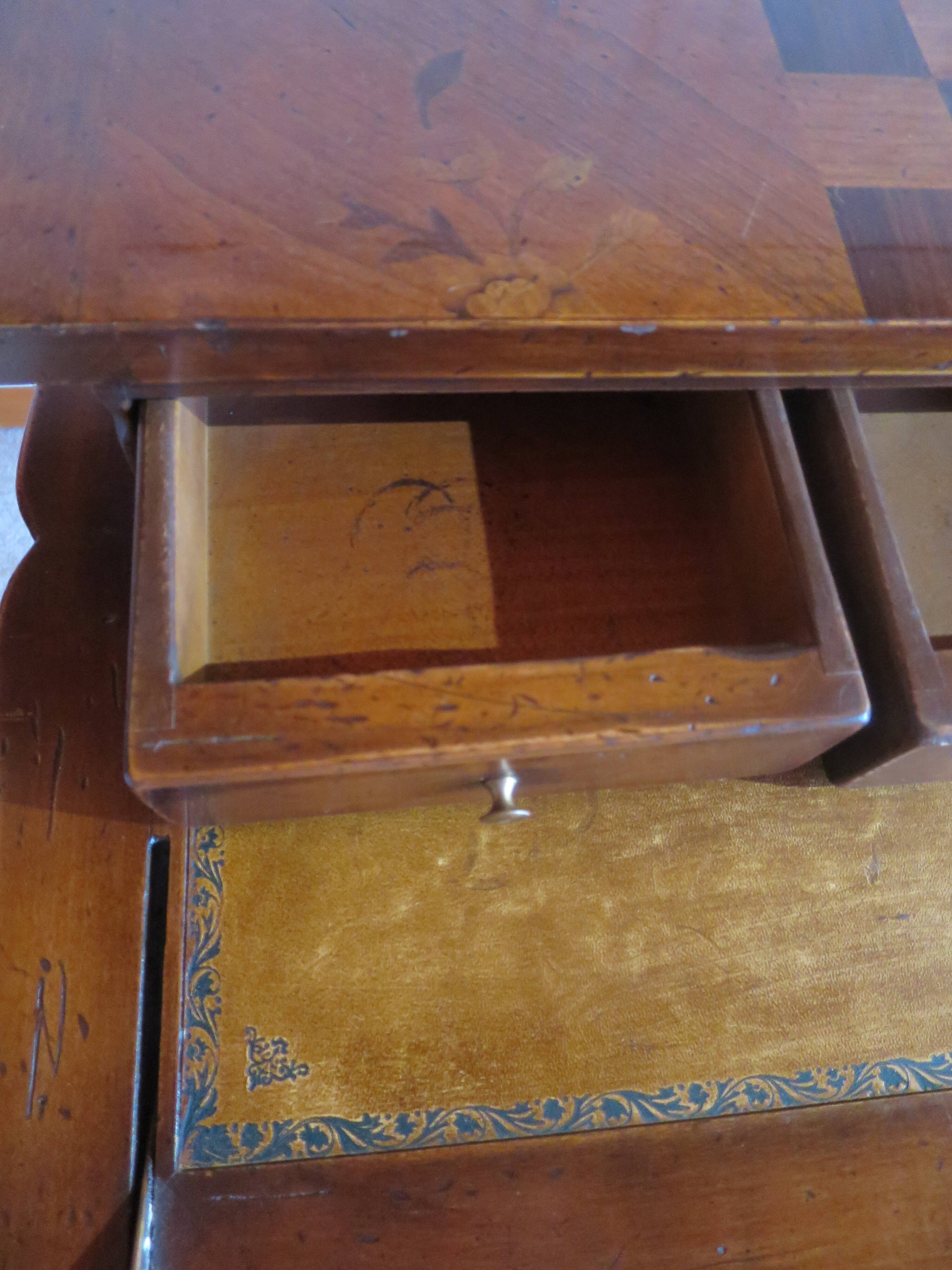 Secretary with mechanism - 4 secret drawers - lock - marquetry chessboard - 1950