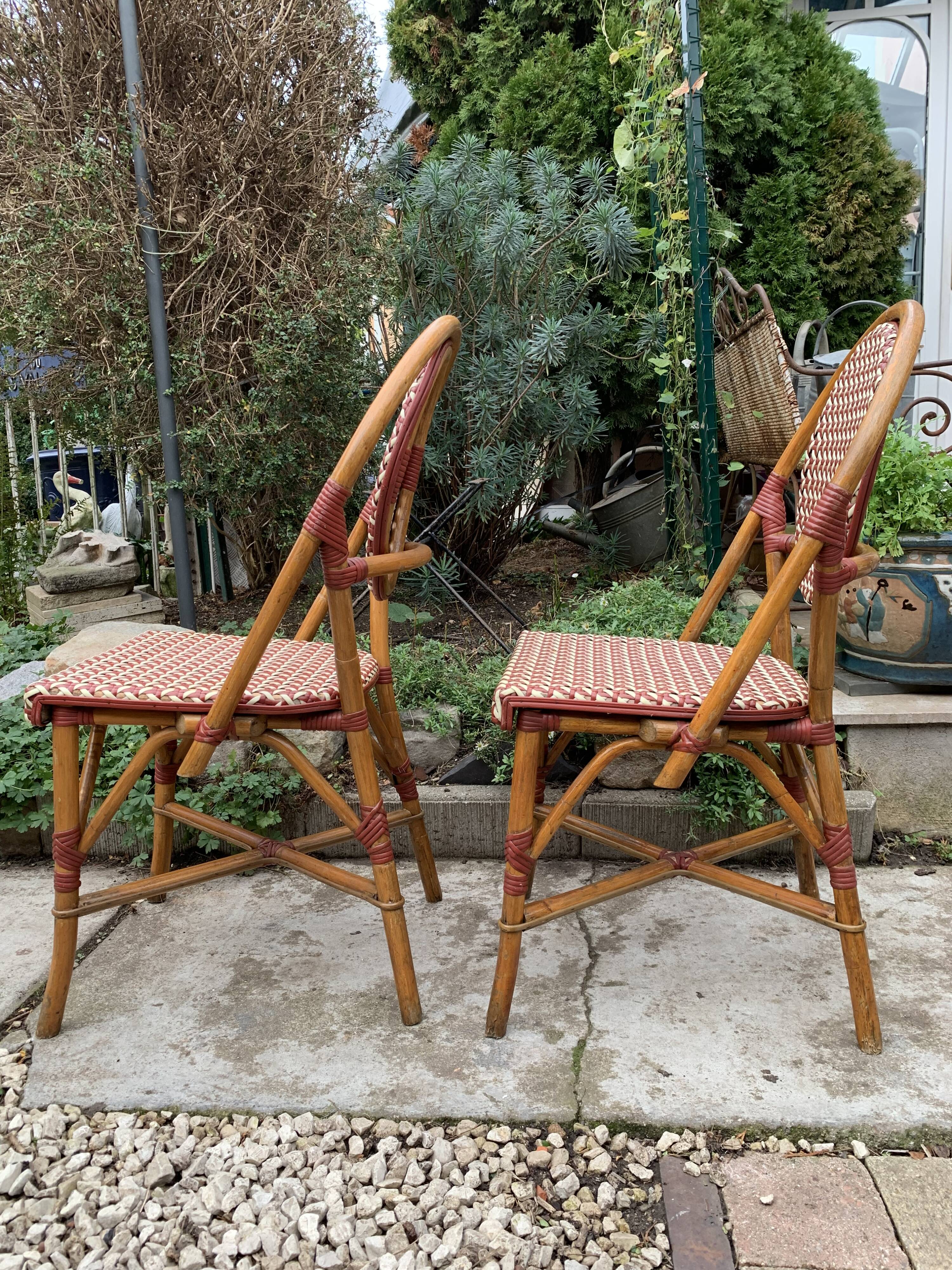 Paire d’anciennes chaises de bistrot terrasse