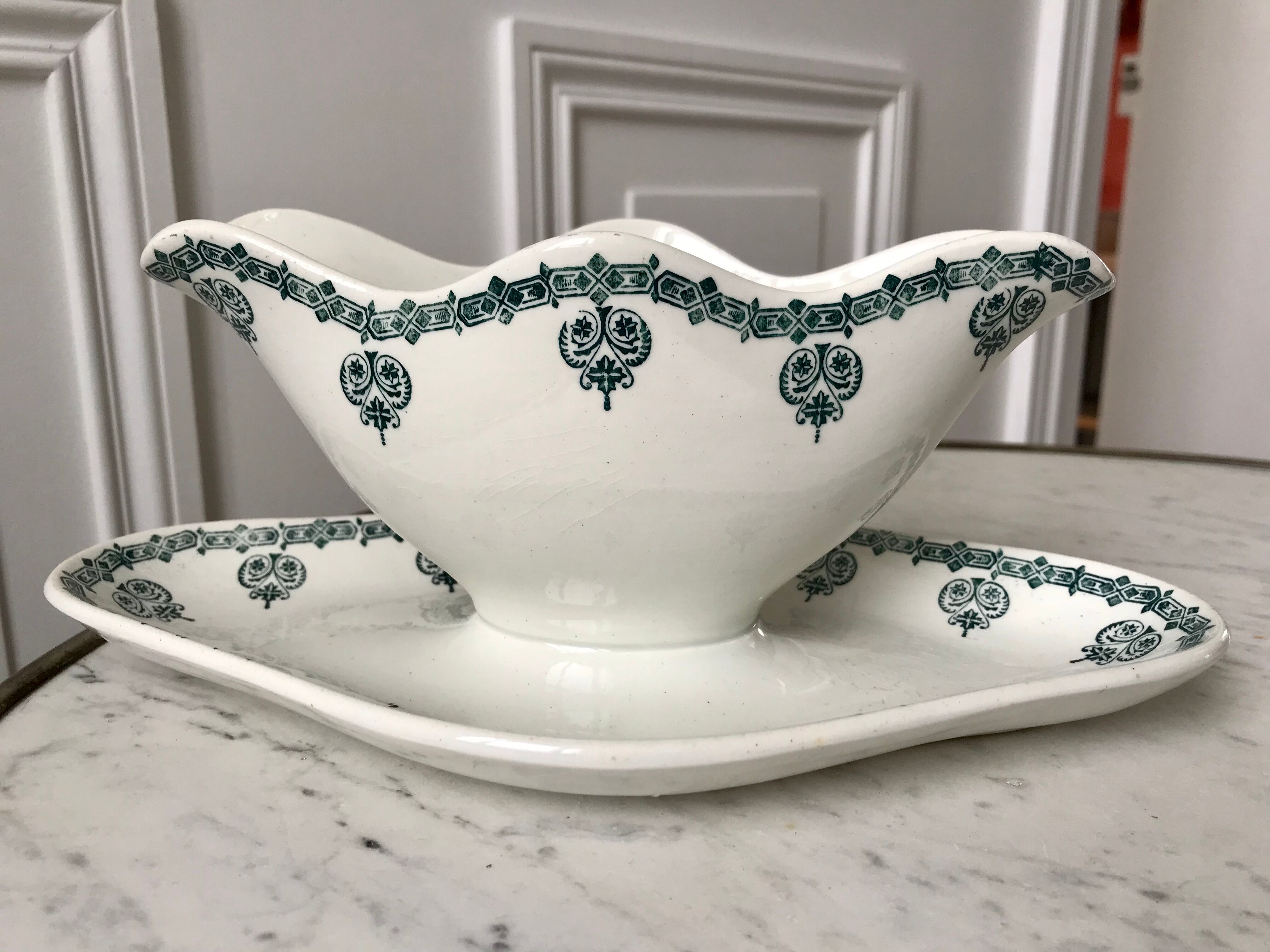 Saucière Terre de Fer Saint-Amand late nineteenth century