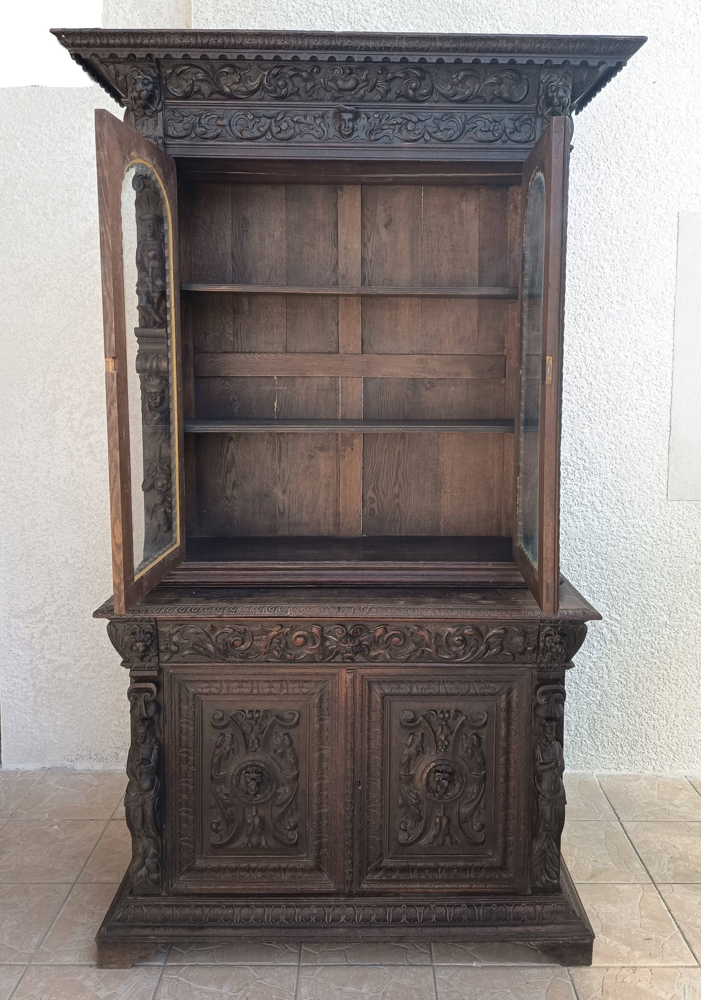 Renaissance oak library buffet from the 19th century.