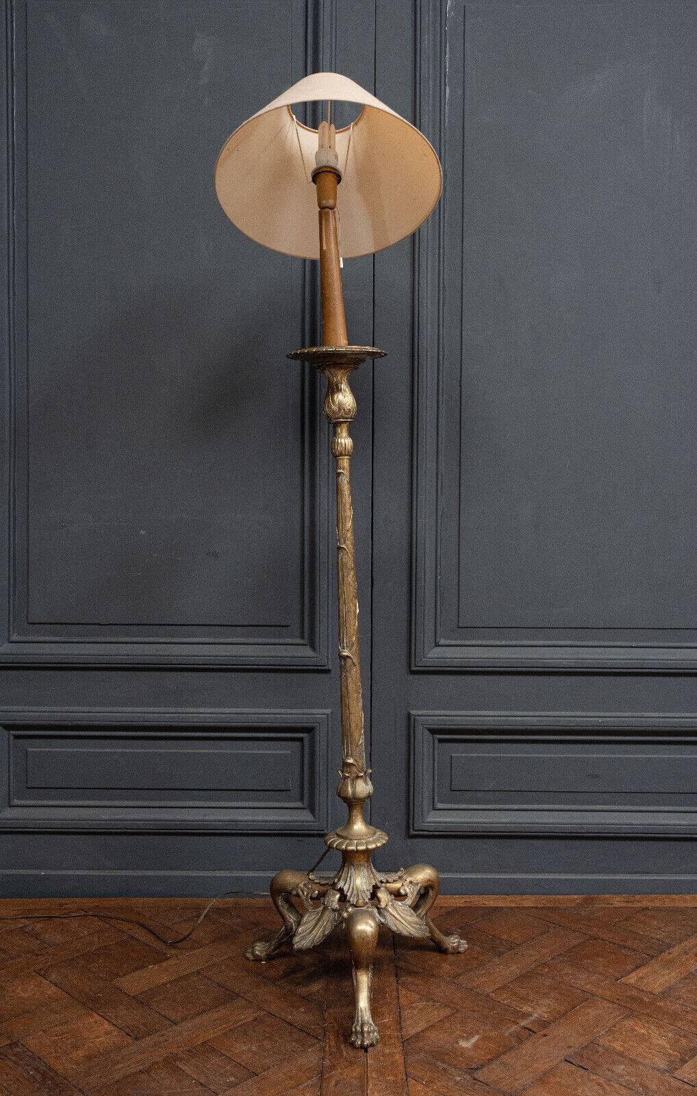 Lampadaire en bronze doré Napoléon III pieds griffes décor de feuillage
