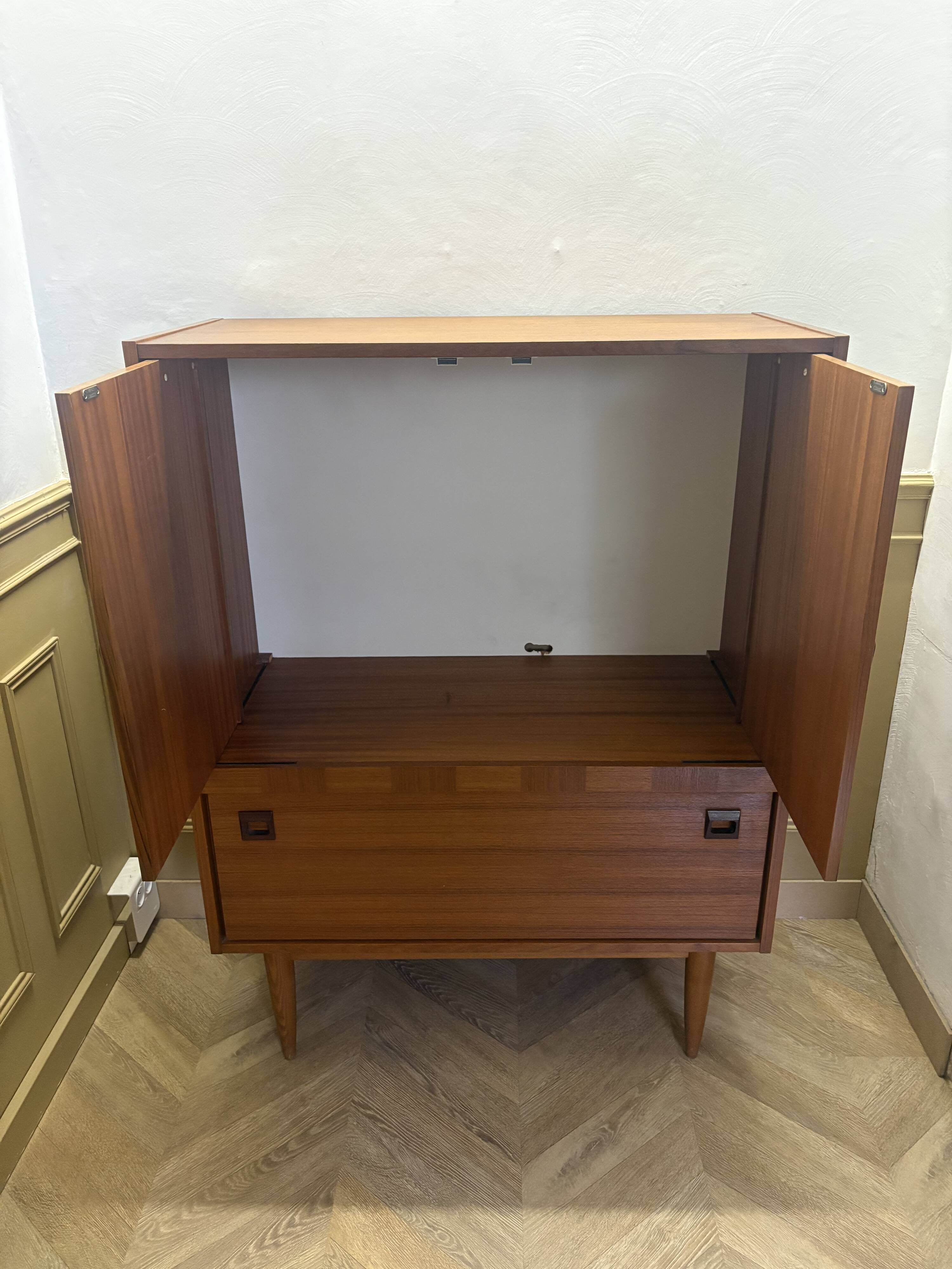 High sideboard