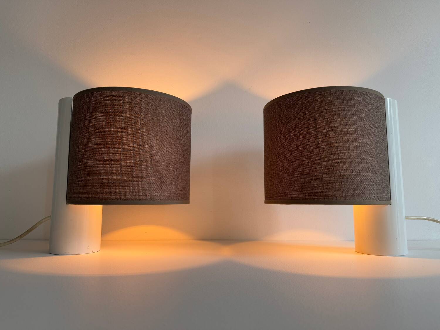 Pair of vintage table lamps, white and brown, “slim” by Gramigna for Quattrifolio, 1964 Italy