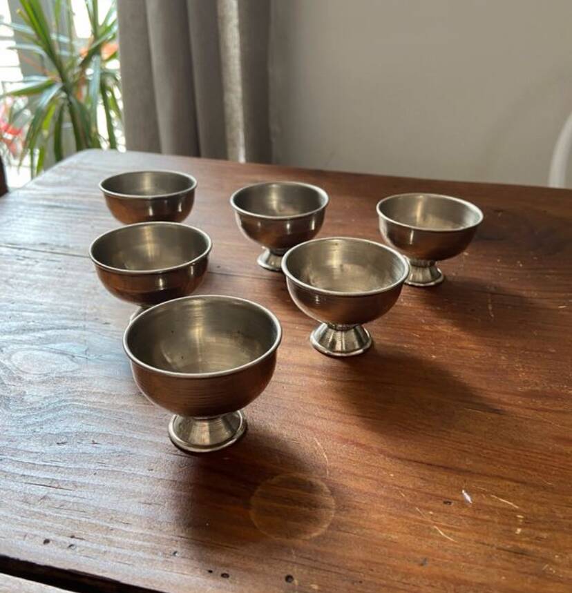 Set of 6 silver-plated metal egg cups