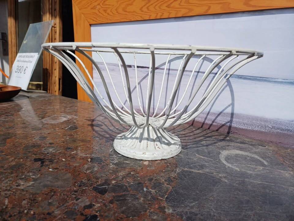 Vintage fruit/bread basket