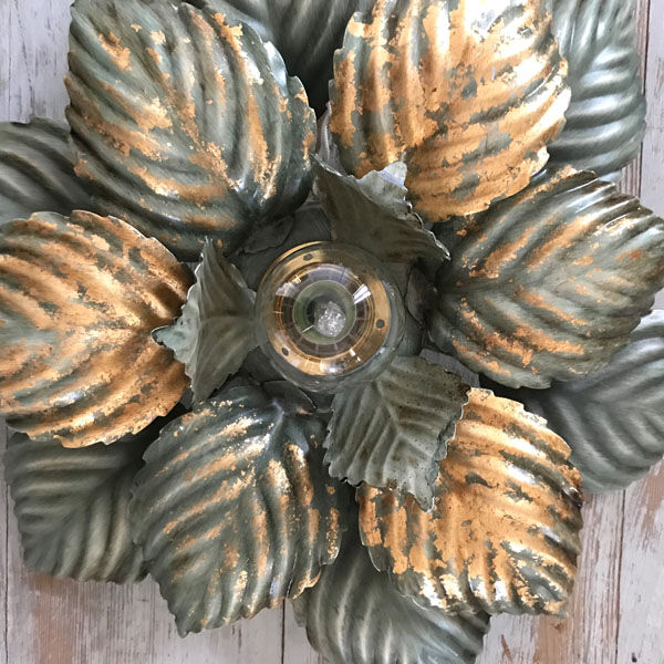 Green and gold flower wall lamp