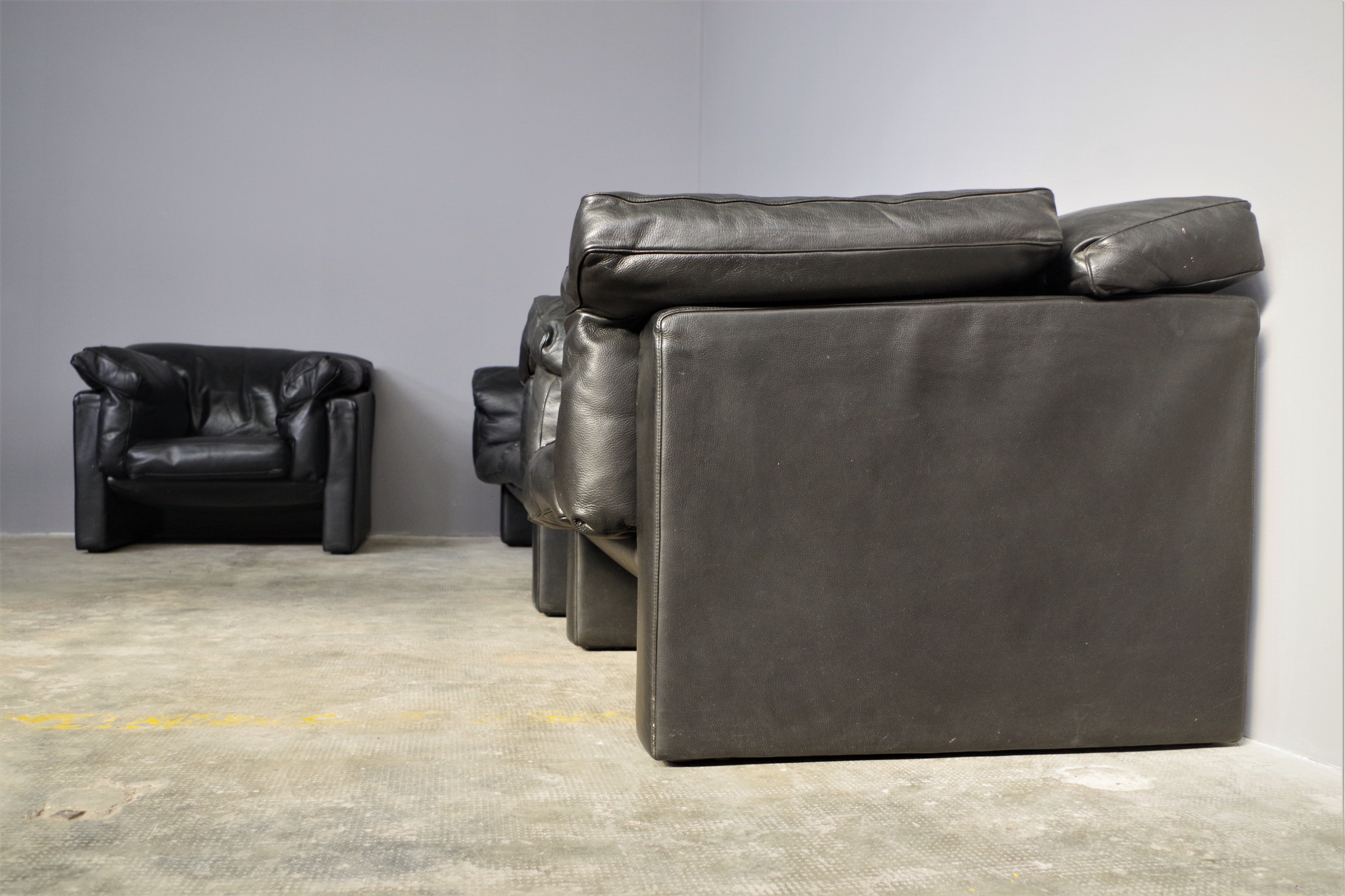 Moroso sofa set and armchairs in black leather, 1984