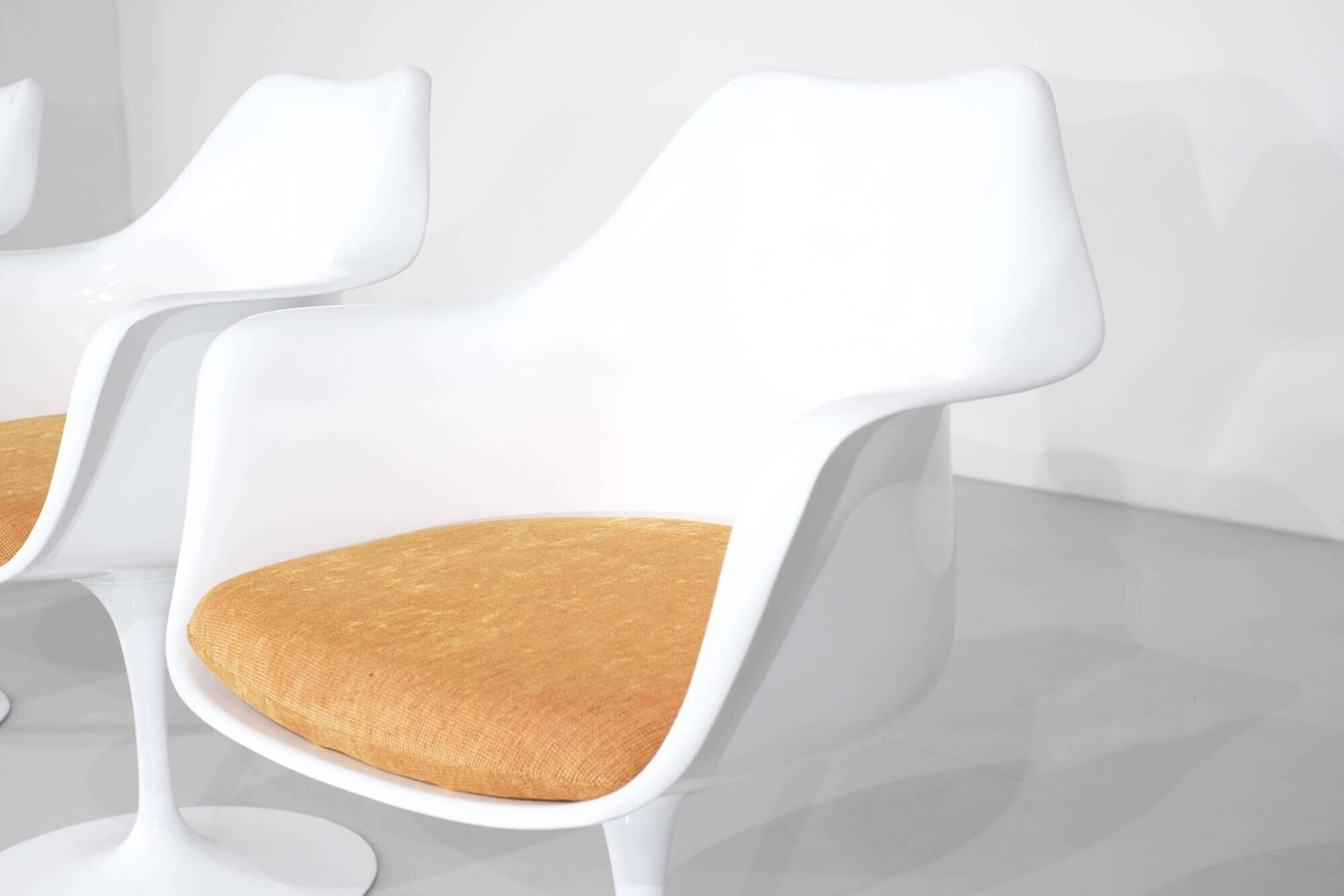 Set of 4 Tulip armchairs by Eero Saarinen for Knoll International - 1960s
